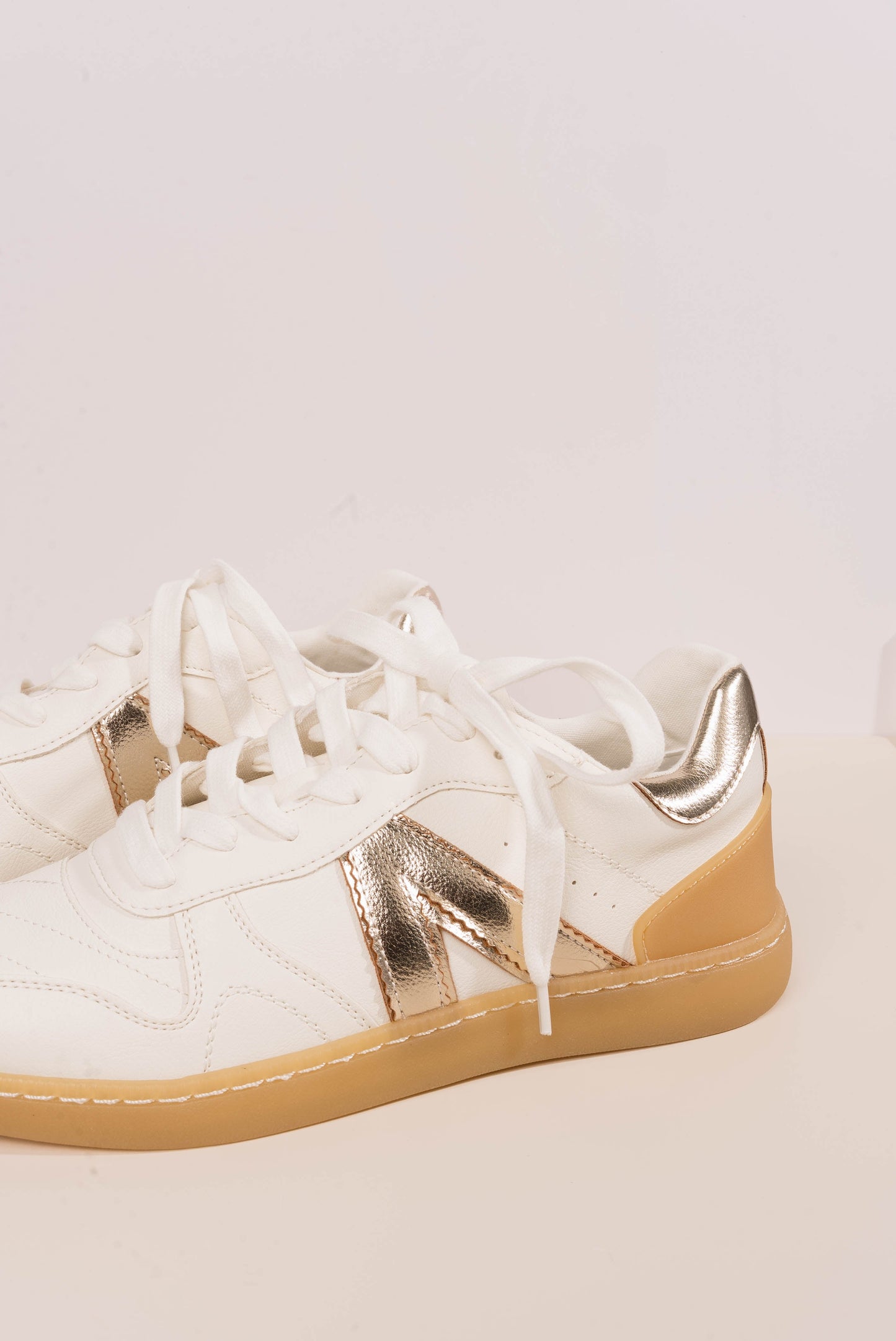 Vesta Sneaker