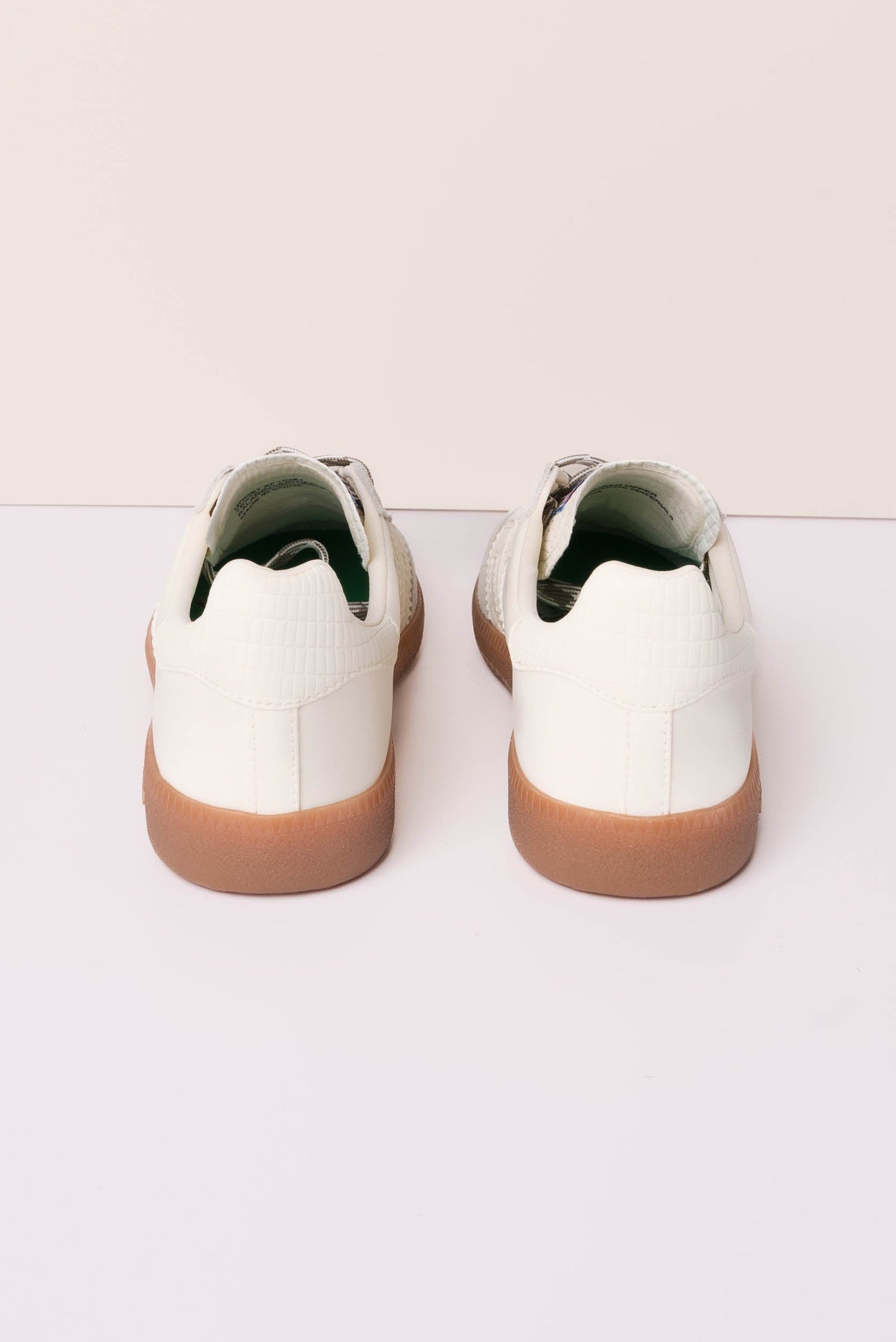 Back 70 Ghost Leather Sneaker