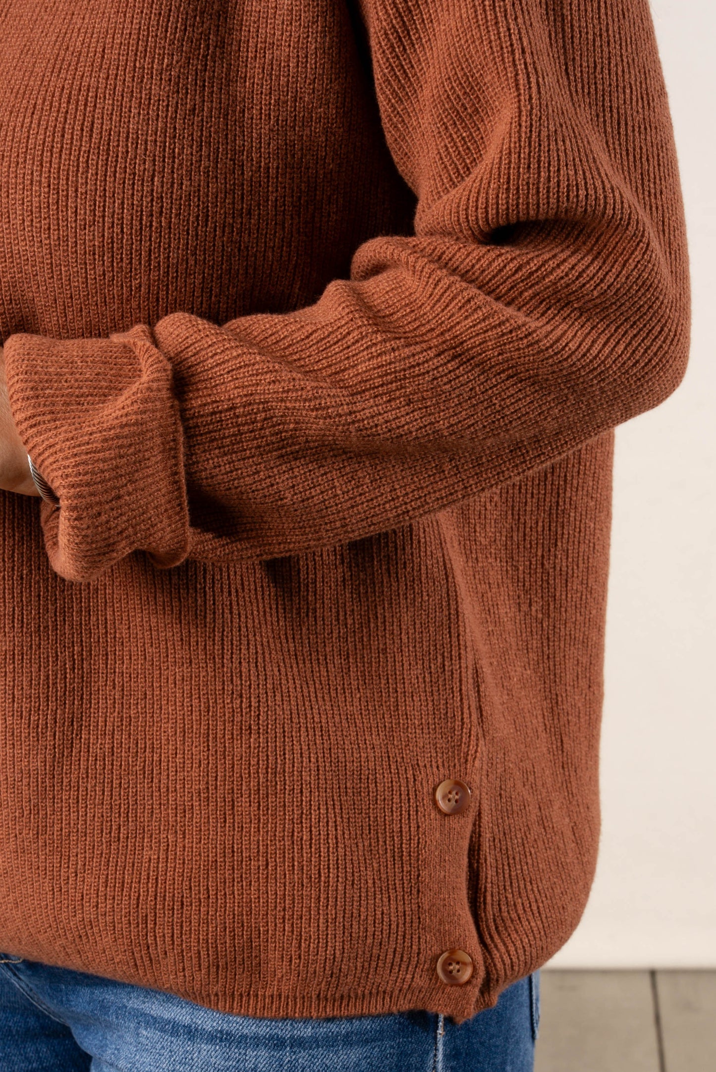 Donna Fine Ribbed Side Button Sweater