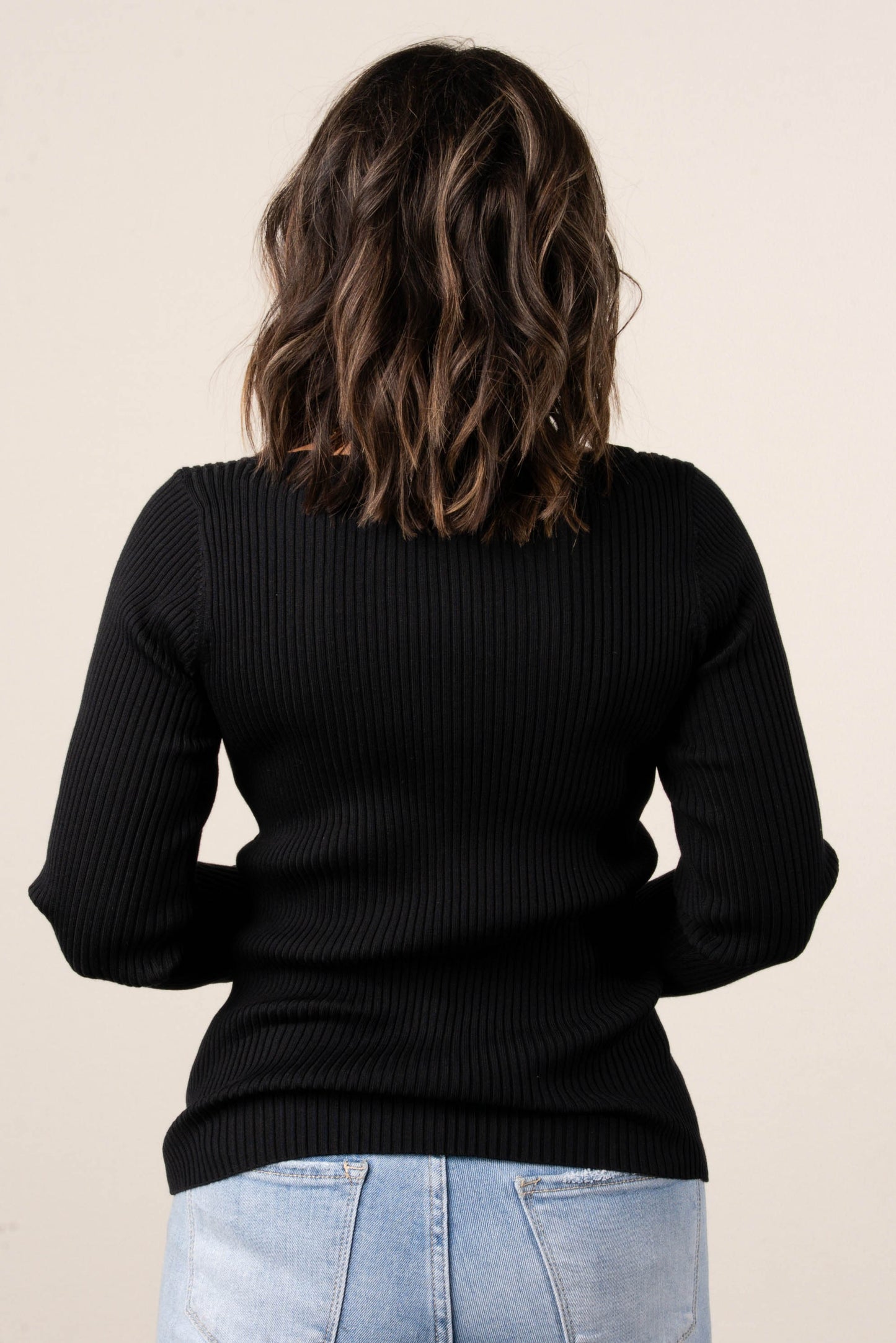 JoAnna Ribbed Scallop Neck Top