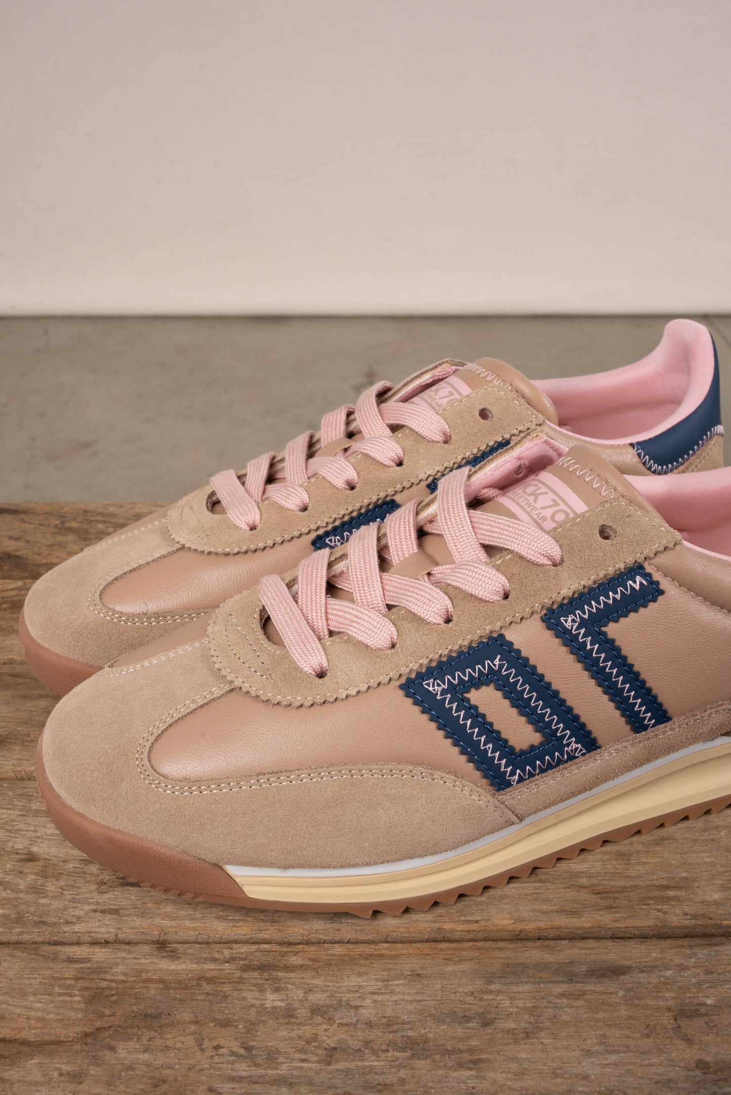 Back 70 Jogger FT Suede Sneakers