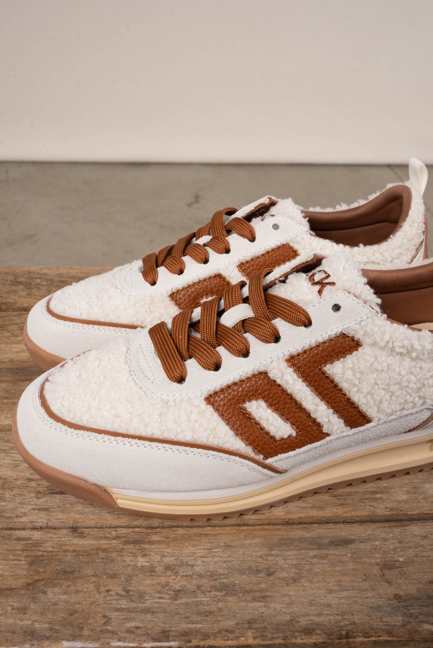 Back 70 Jogger FT Suede Sneakers