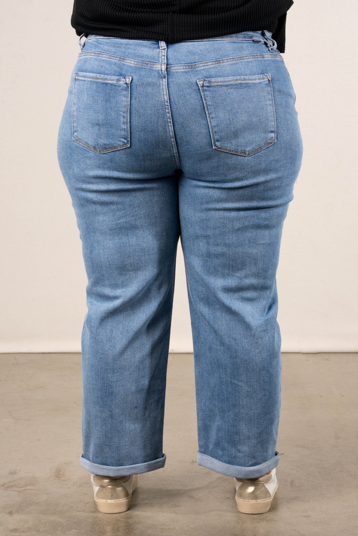 Risen Hollis Mid Rise Crop Barrel Jeans