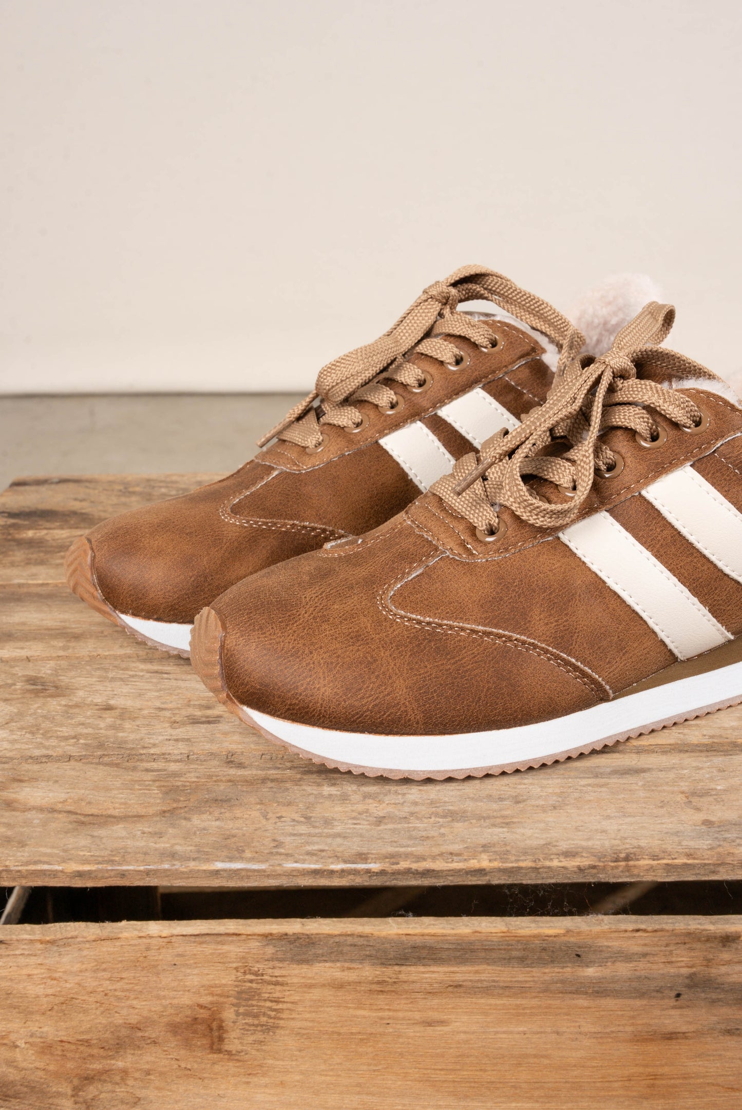 Jet Lag Sneaker