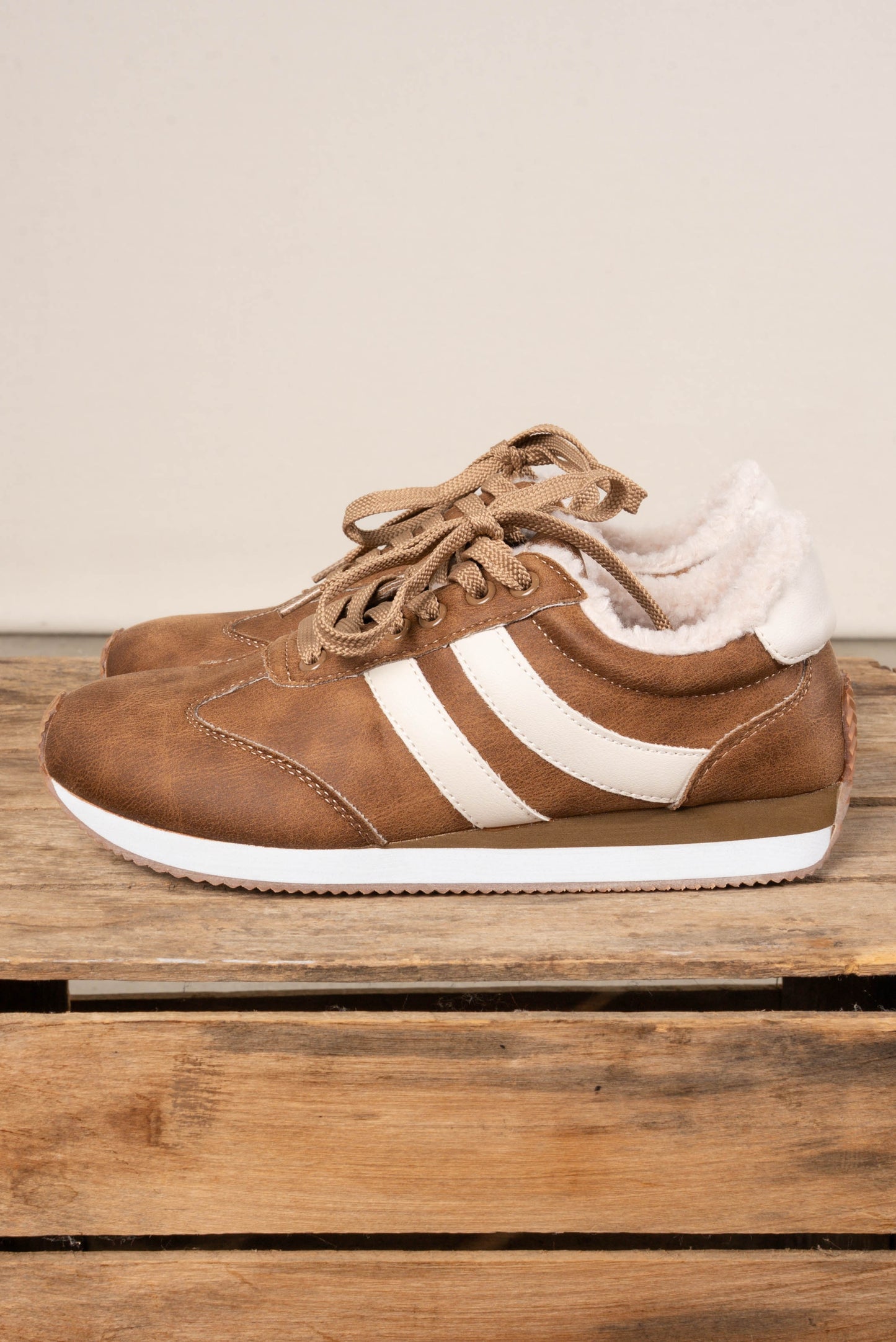 Jet Lag Sneaker