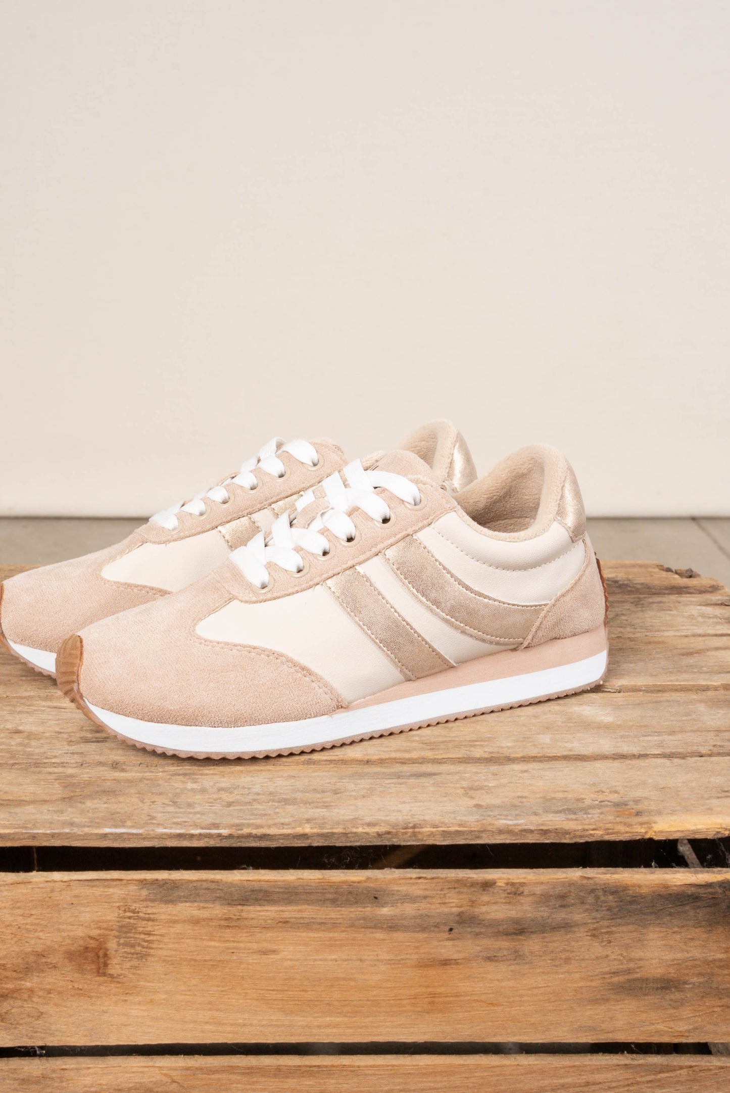 Jet Lag Sneaker