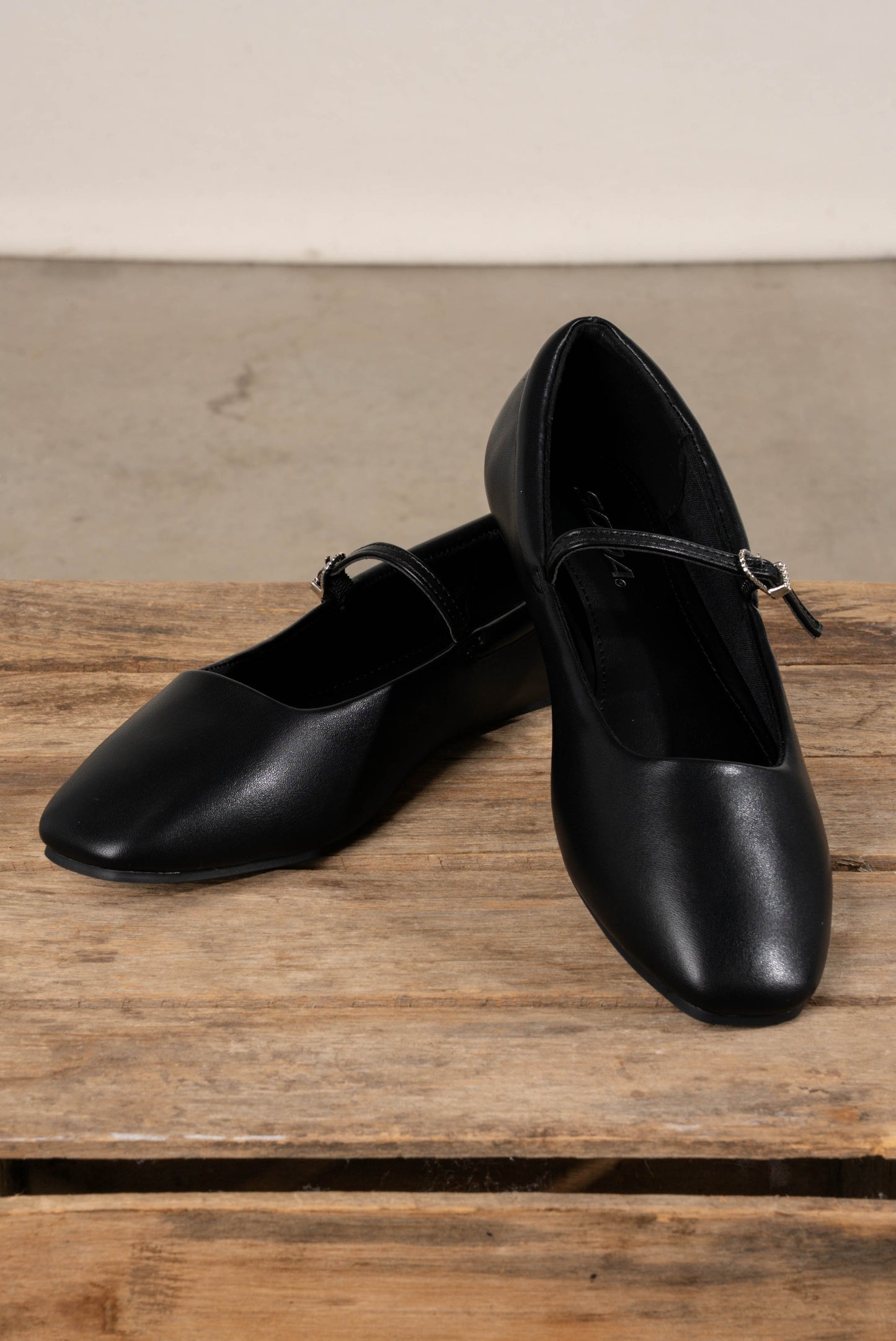 Kiana Mary Jane Flats