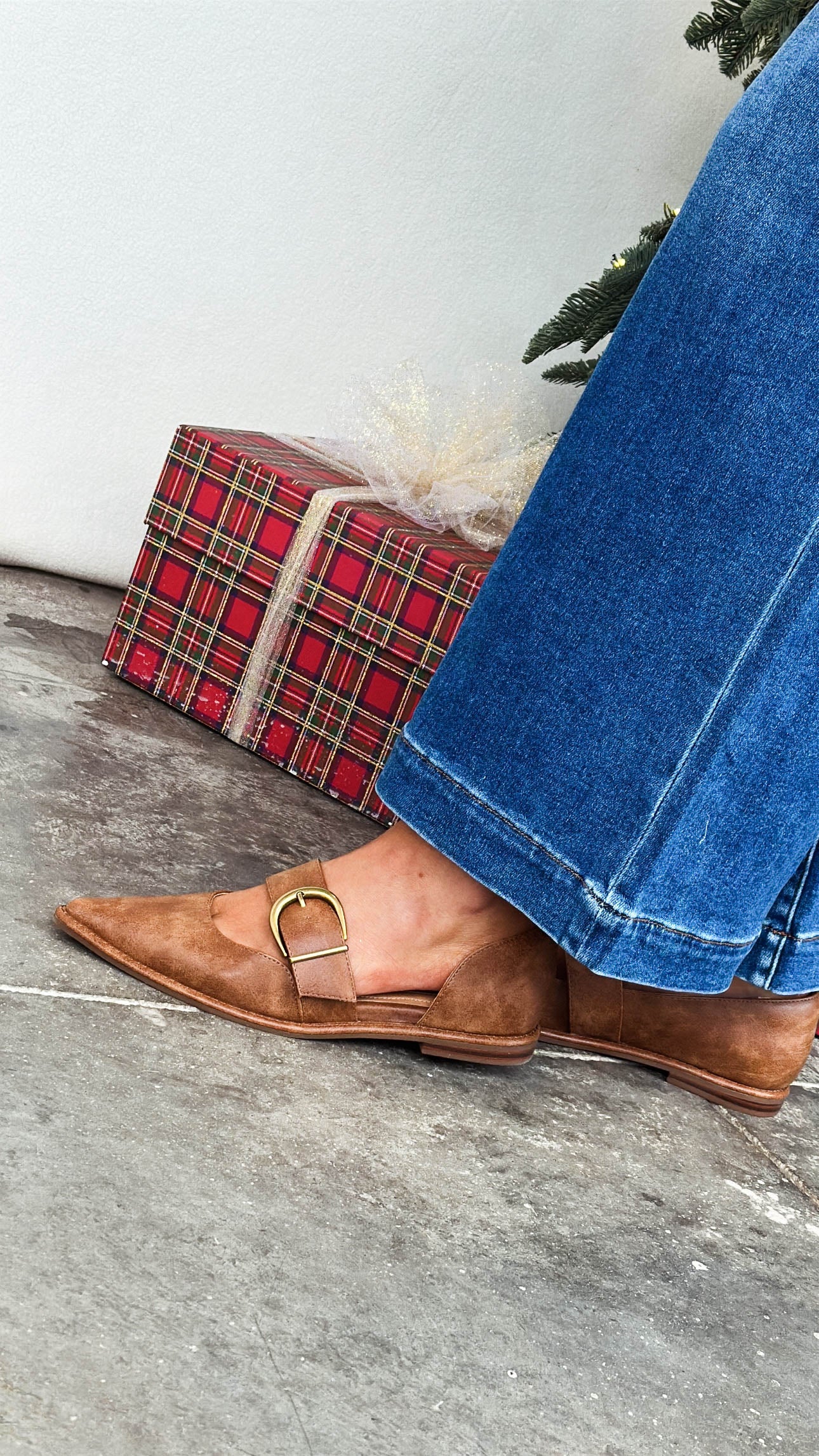 Romeria D'Orsay Flat