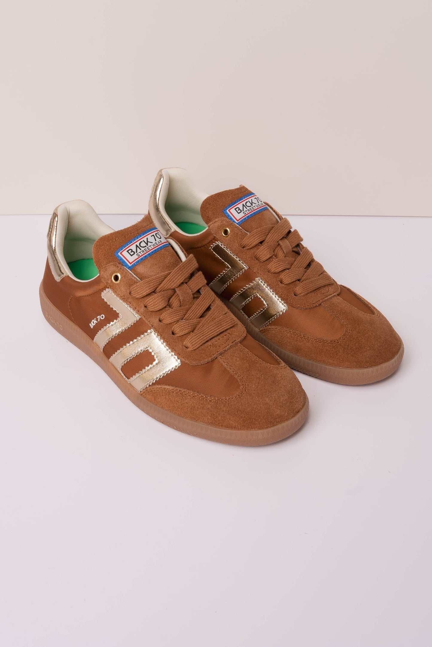 Back 70 Ghost Leather Sneaker