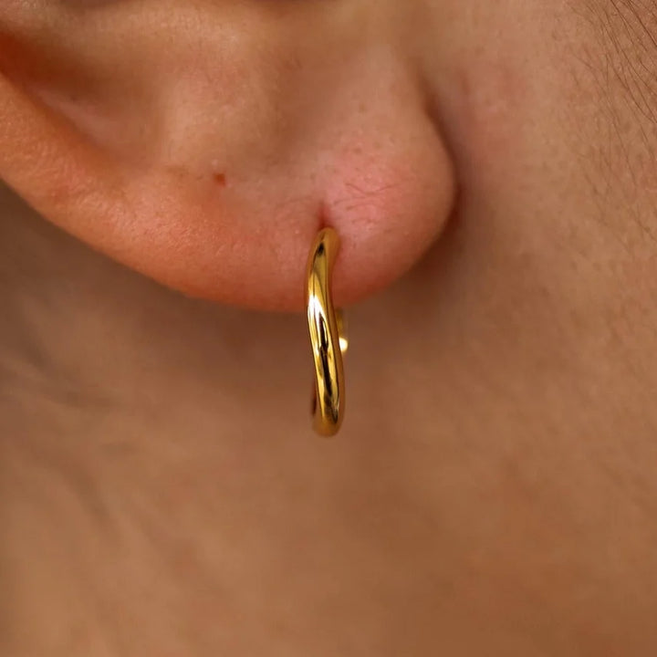 Essential Huggie Earrings