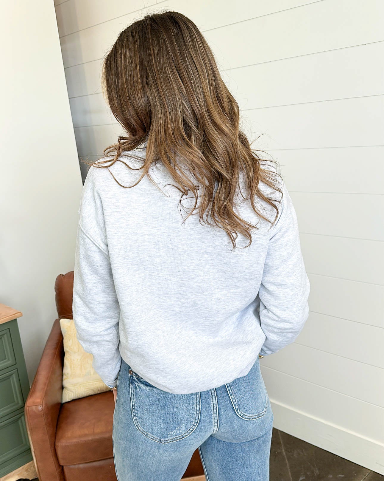 98 Floral Applique Graphic Sweatshirt