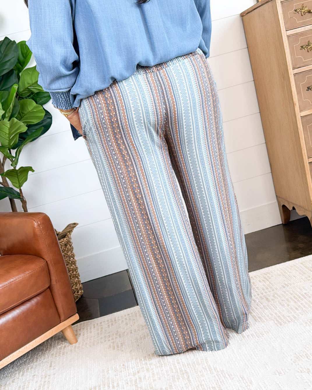 Hold Your Gaze Border Print Palazzo Pants