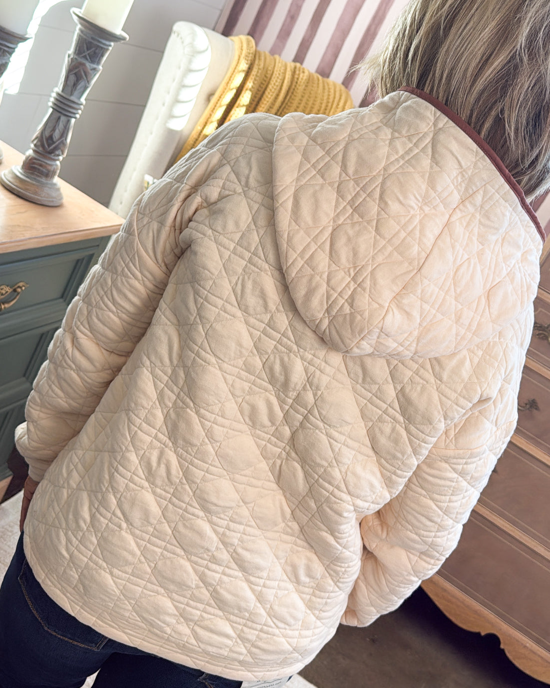 Latte Run Quilted Contrast Trim Hooded Pullover