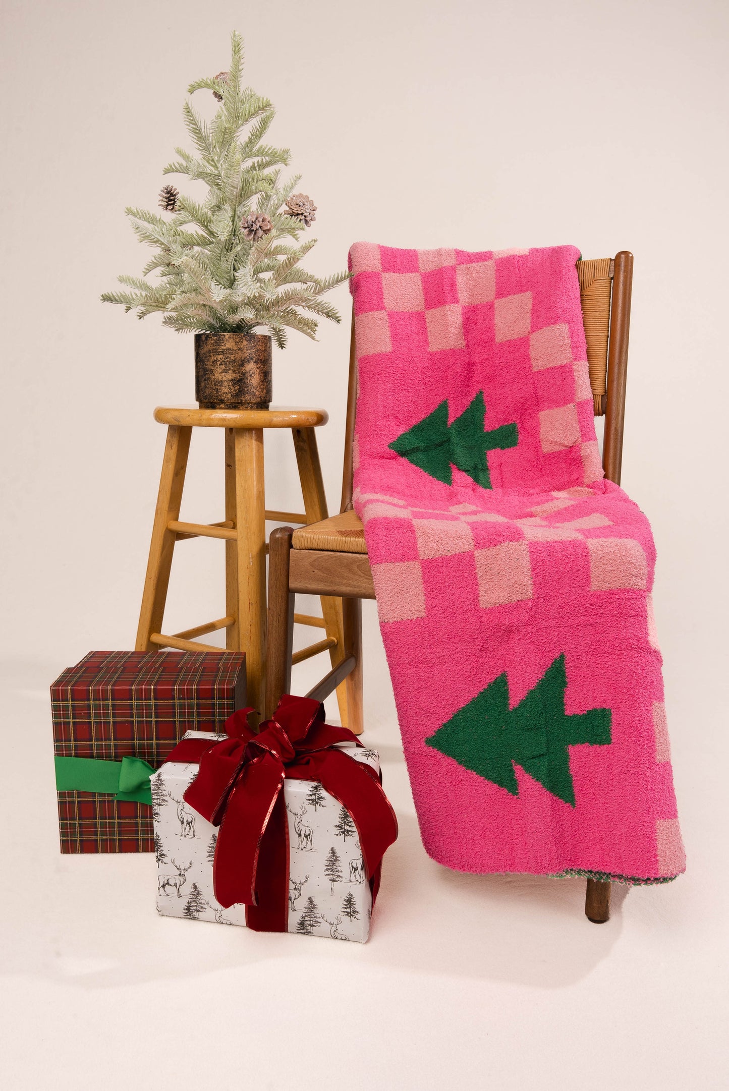 Plush Cuddle Up Luxe Christmas Blankets