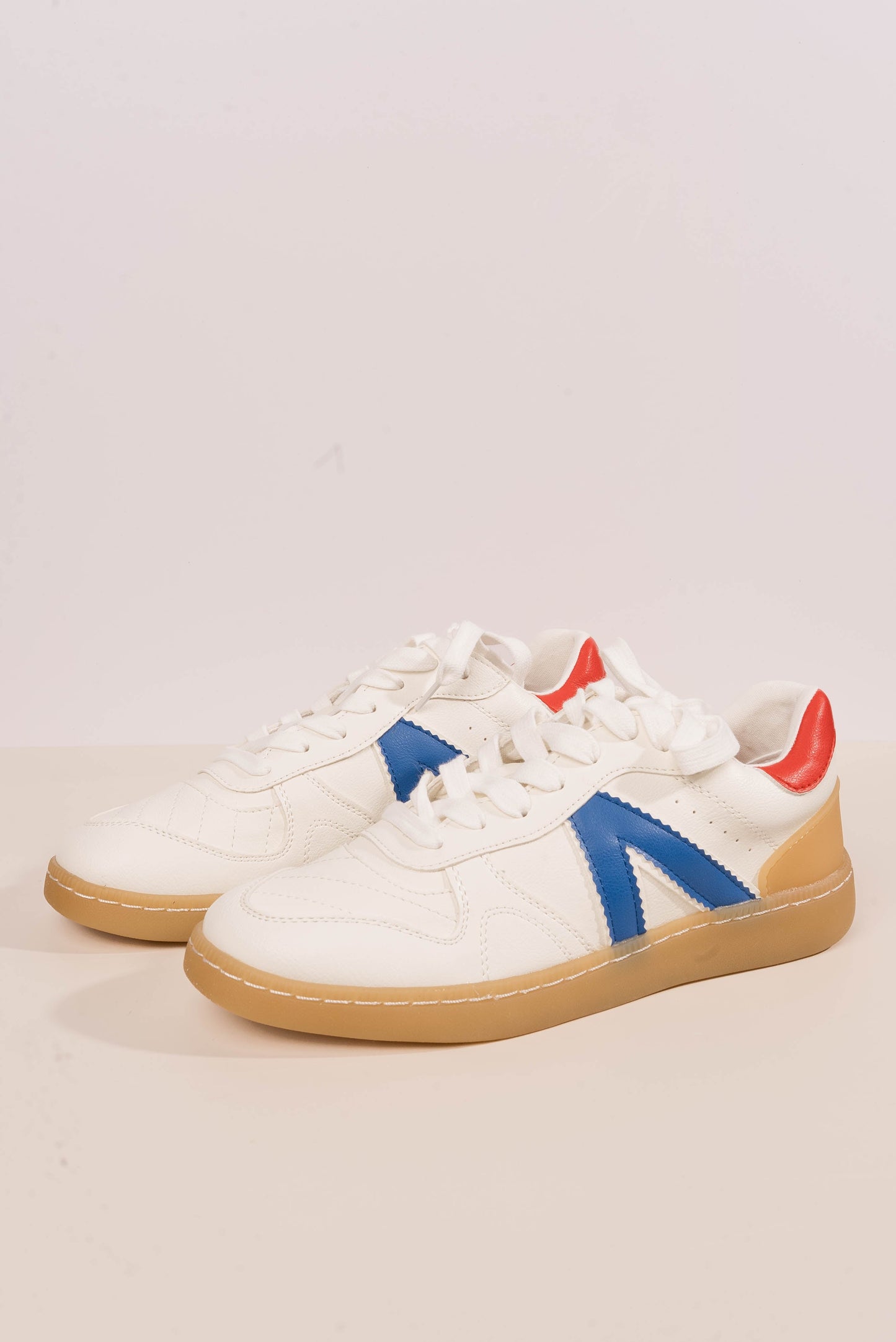 Vesta Sneaker