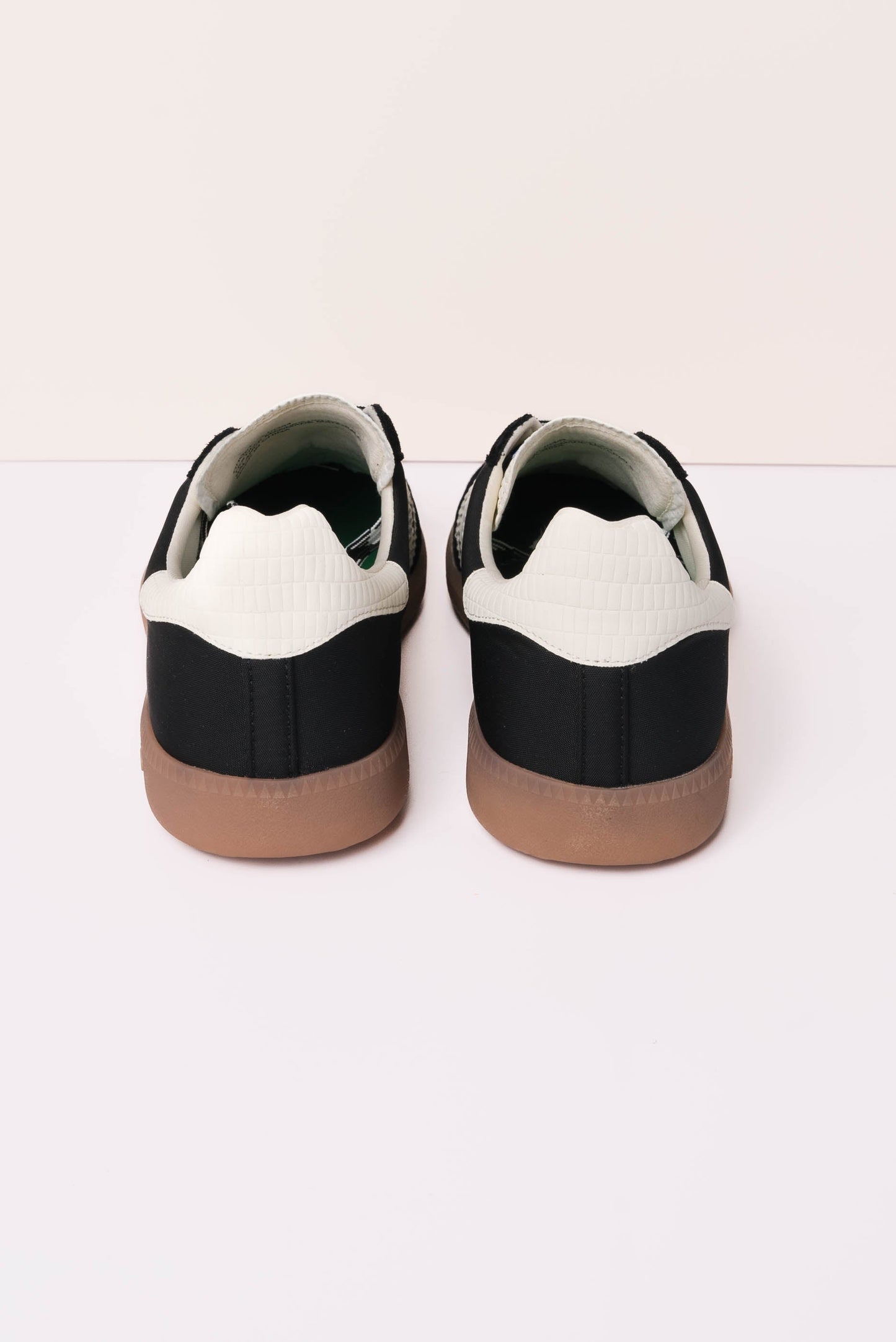 Back 70 Ghost Leather Sneaker