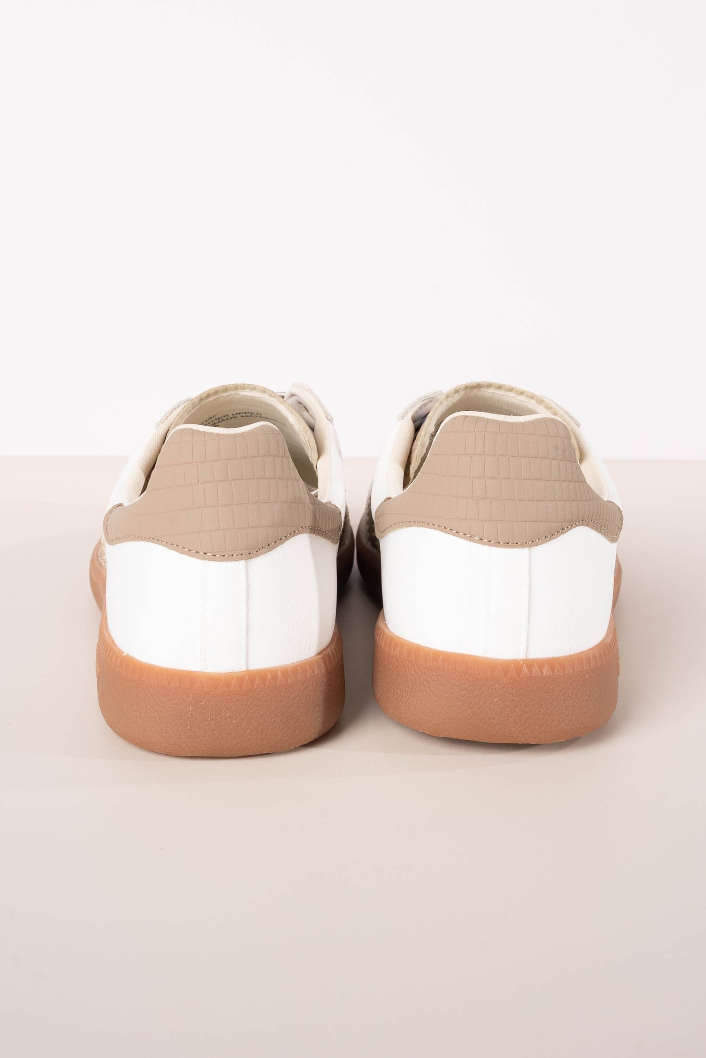 Back 70 Ghost Leather Sneaker