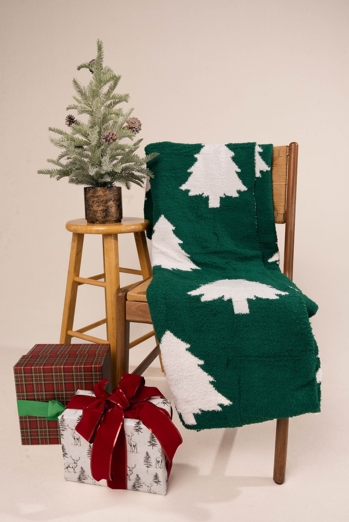 Plush Cuddle Up Luxe Christmas Blankets