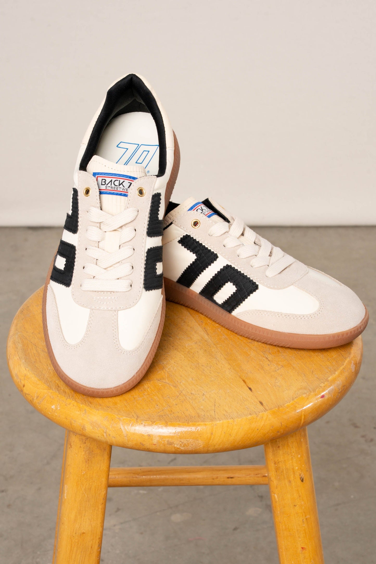 Back 70 Ghost Leather Sneaker