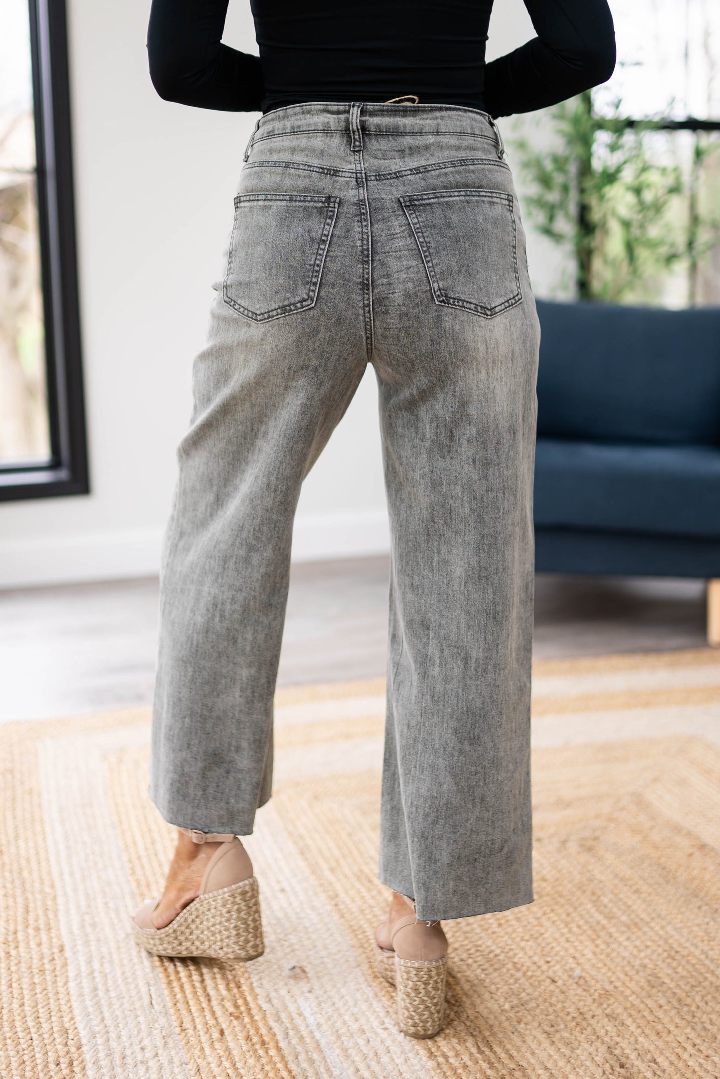 Easel | Makina High Rise Wide Leg Crop Jeans