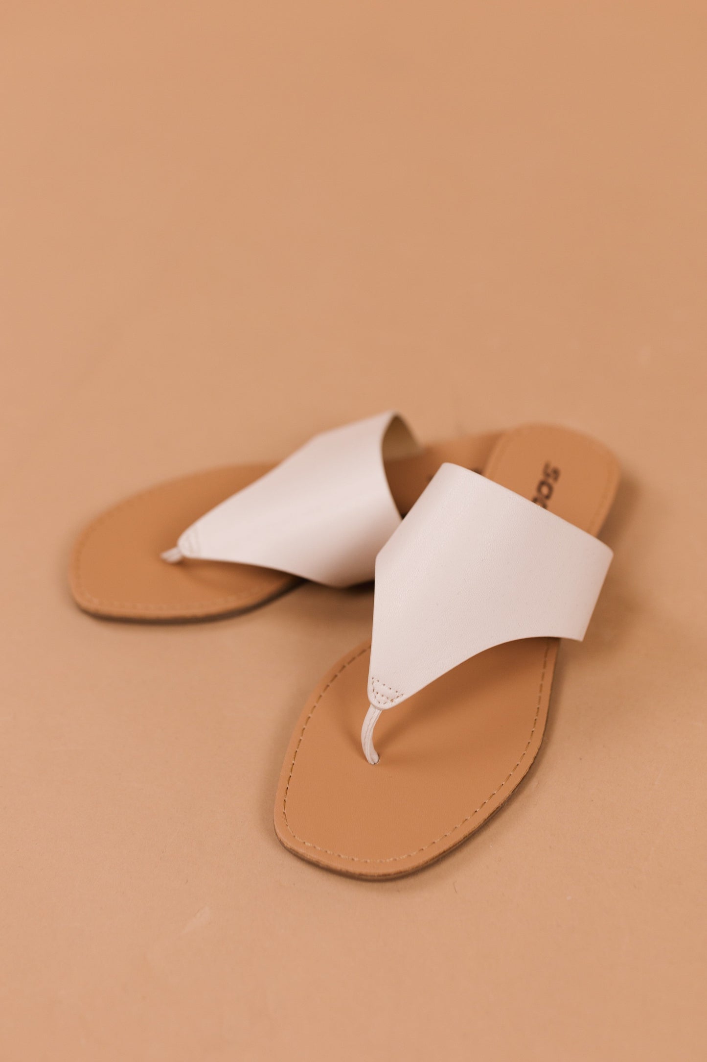 sku33919 | Vermont Thong Sandals *Final Sale*