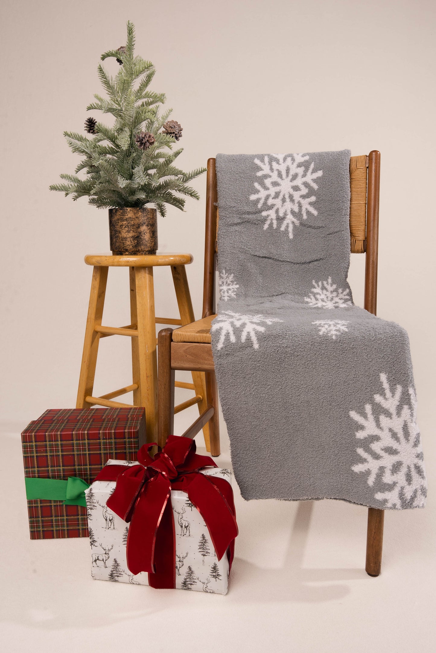 Plush Cuddle Up Luxe Christmas Blankets