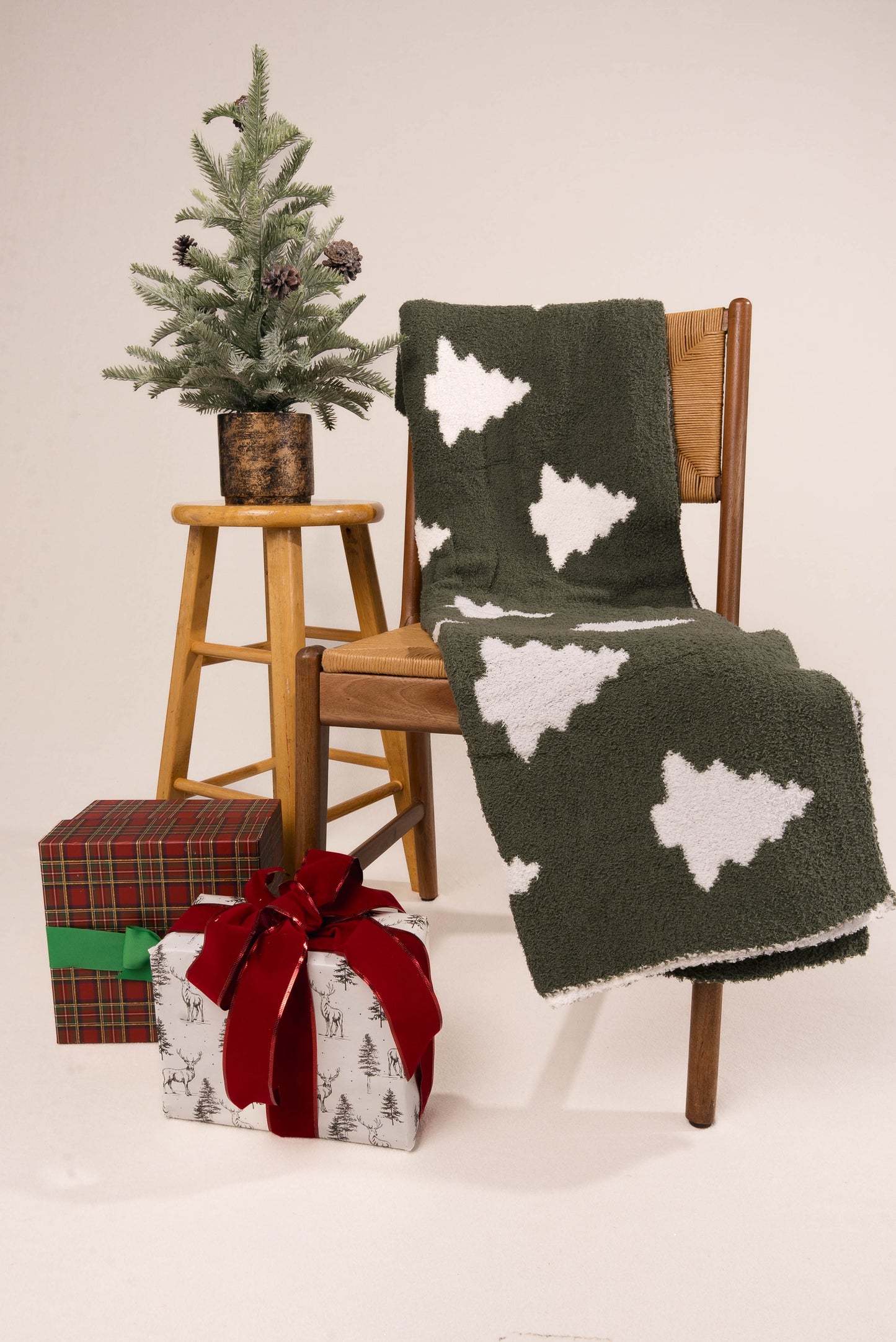 Plush Cuddle Up Luxe Christmas Blankets