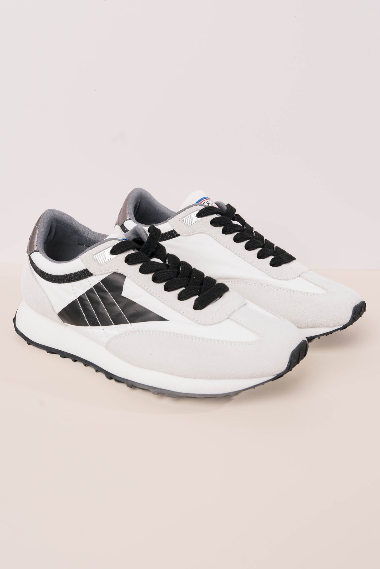 Back 70 Neon Leather Sneaker