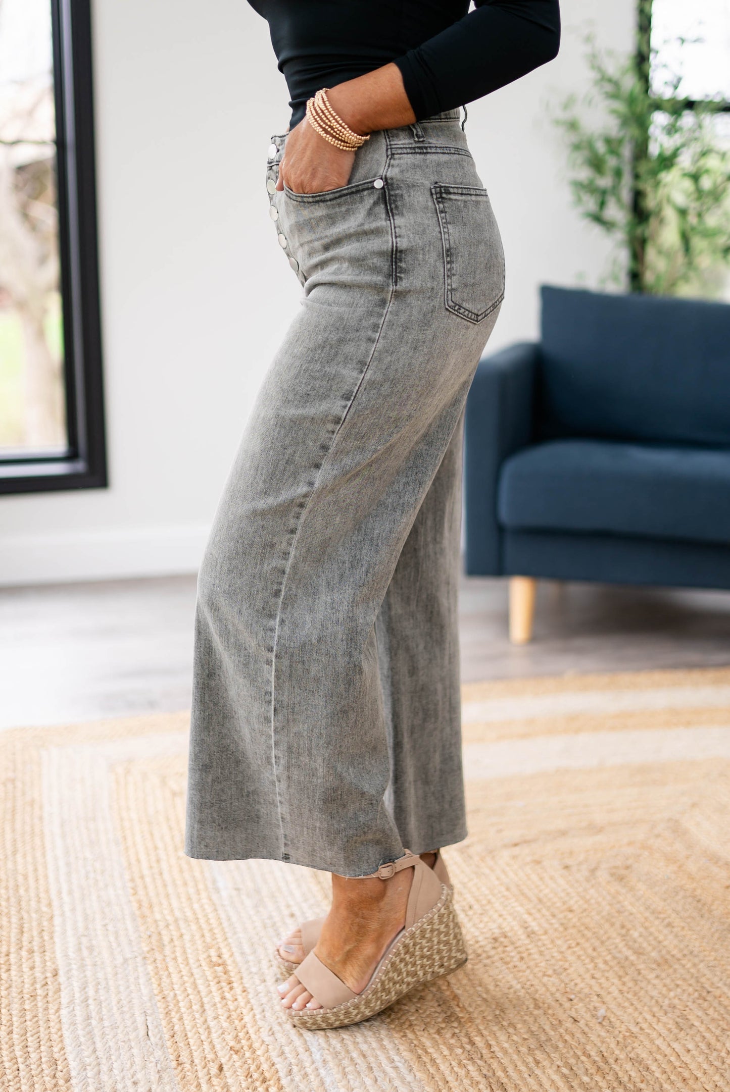 Easel | Makina High Rise Wide Leg Crop Jeans