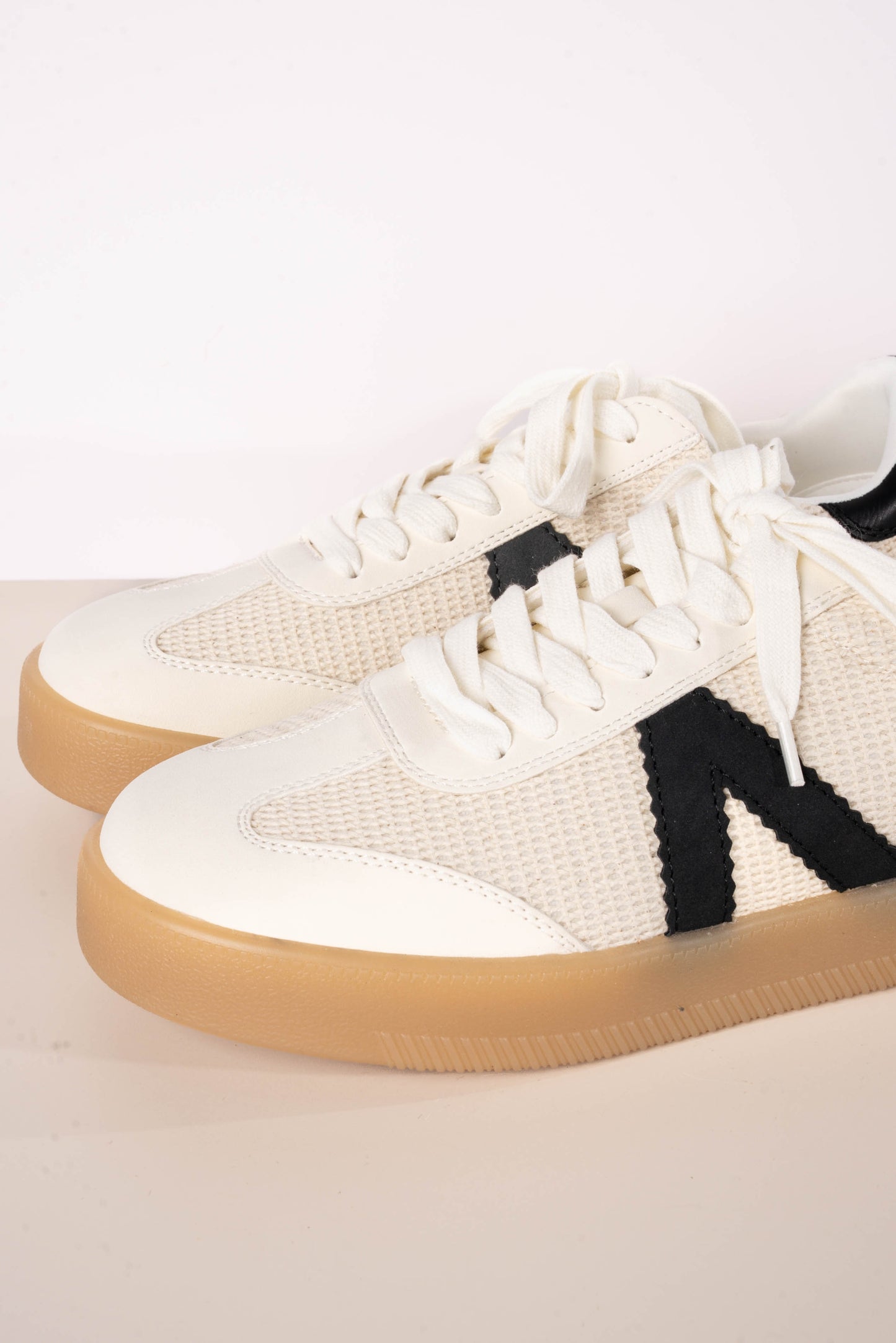 Axel Knitted Sneakers