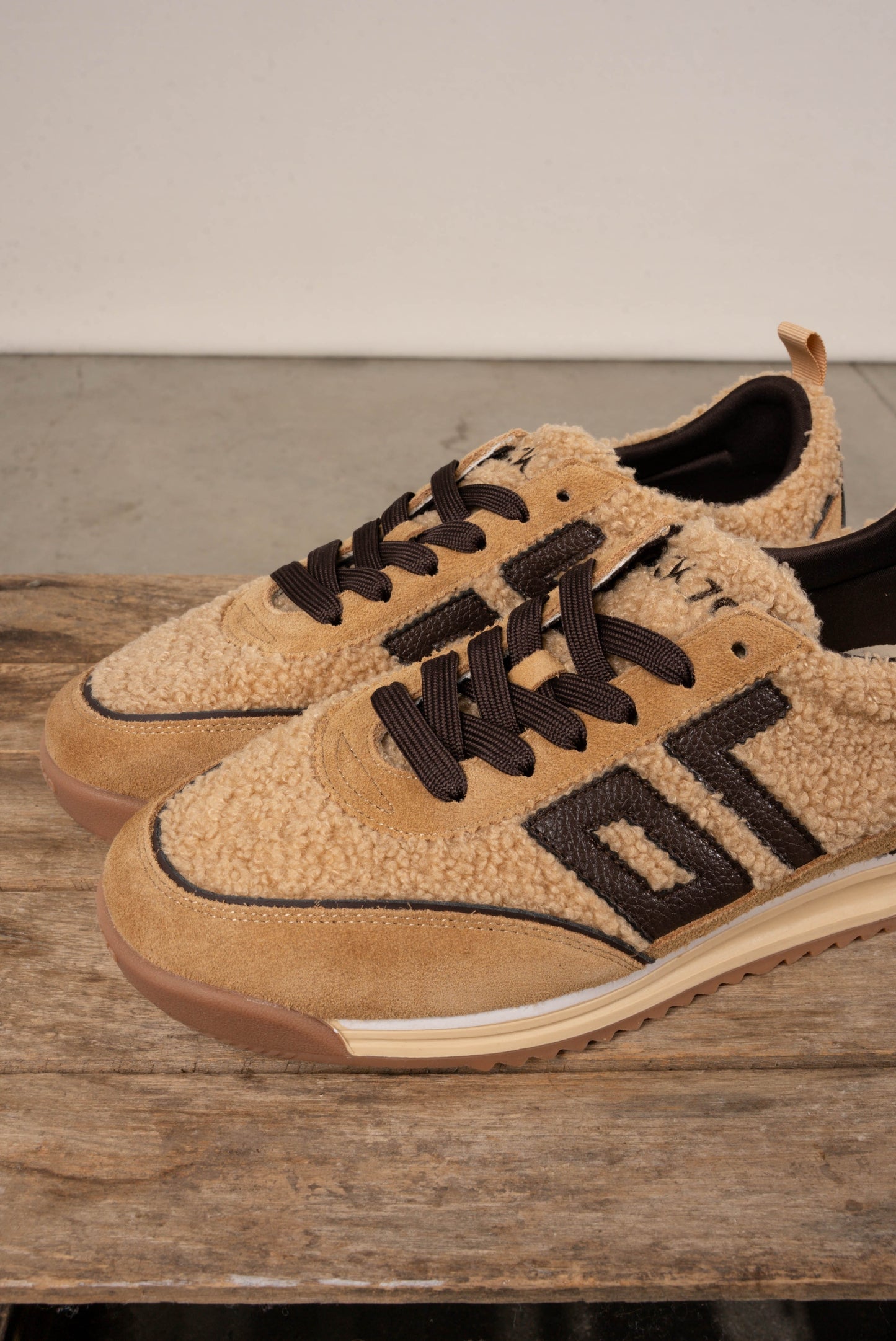 Back 70 Jogger FT Suede Sneakers