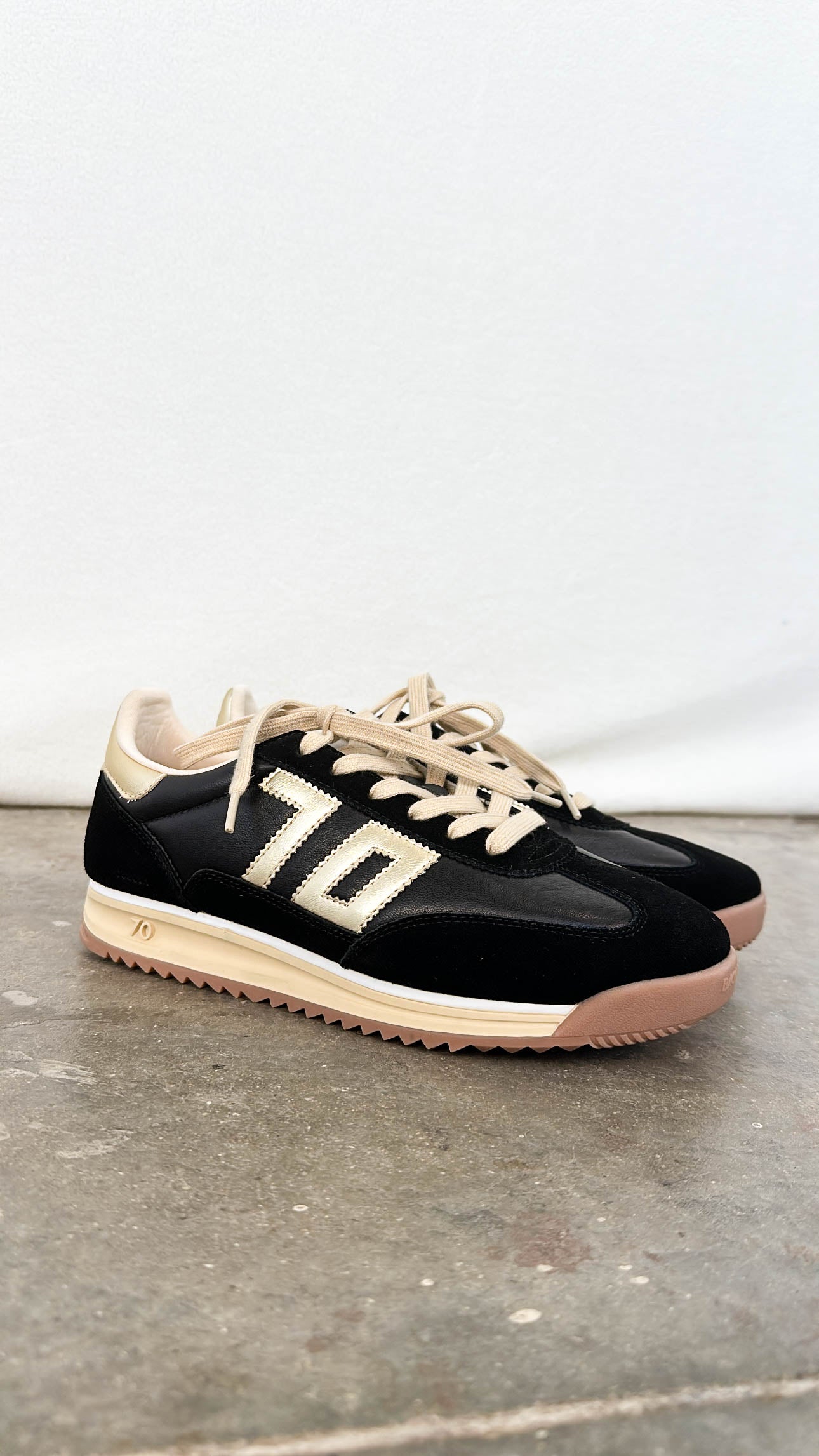 Back 70 | Jogger Suede Sneakers