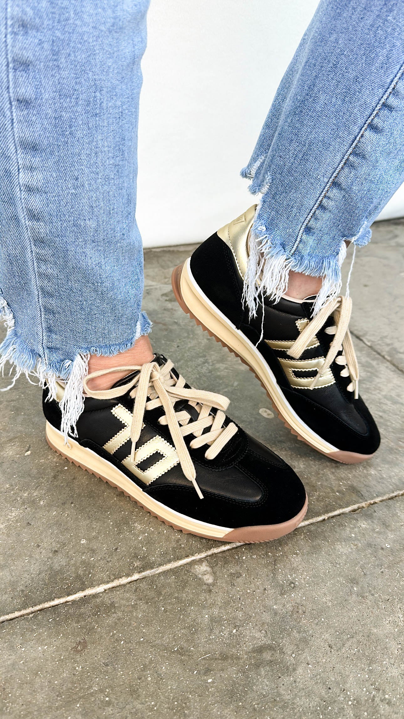 Back 70 | Jogger Suede Sneakers