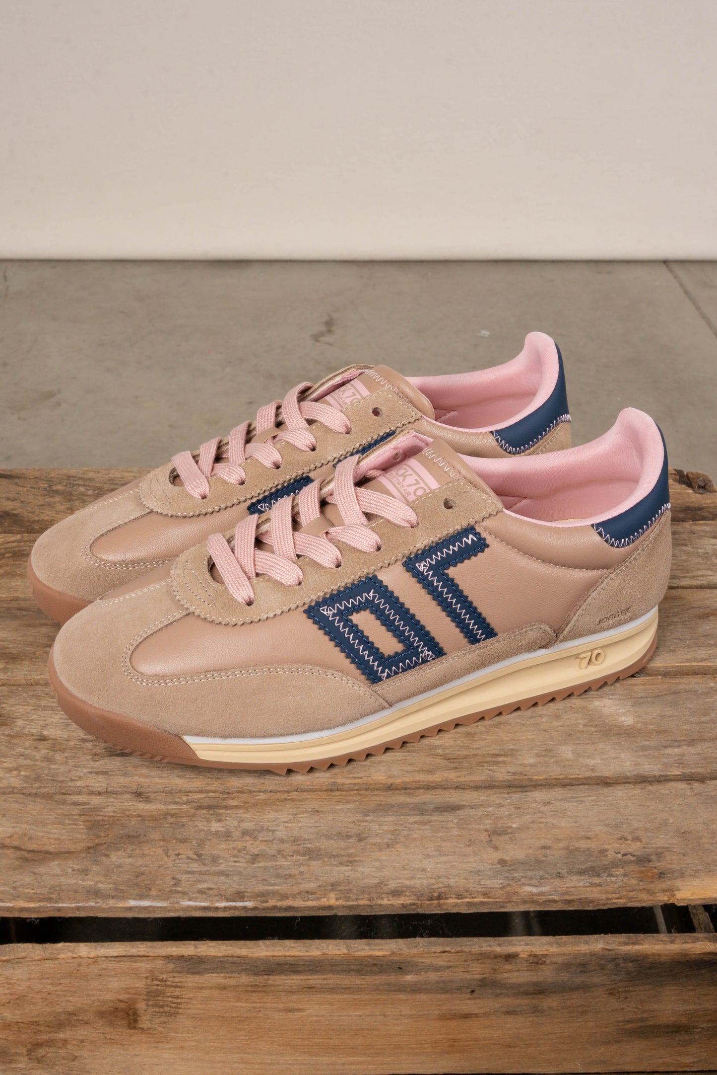 Back 70 Jogger FT Suede Sneakers