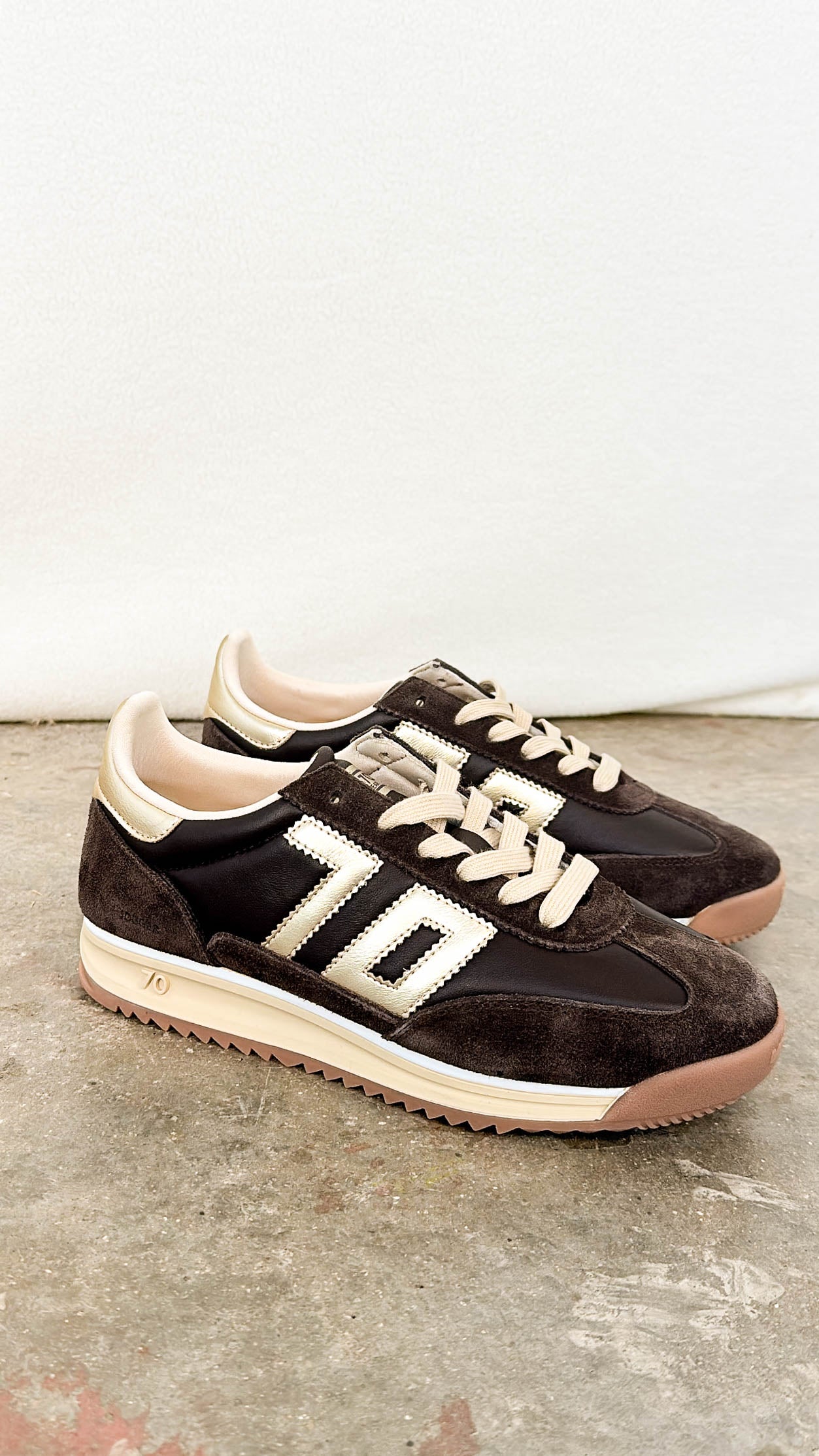 Back 70 | Jogger Suede Sneakers