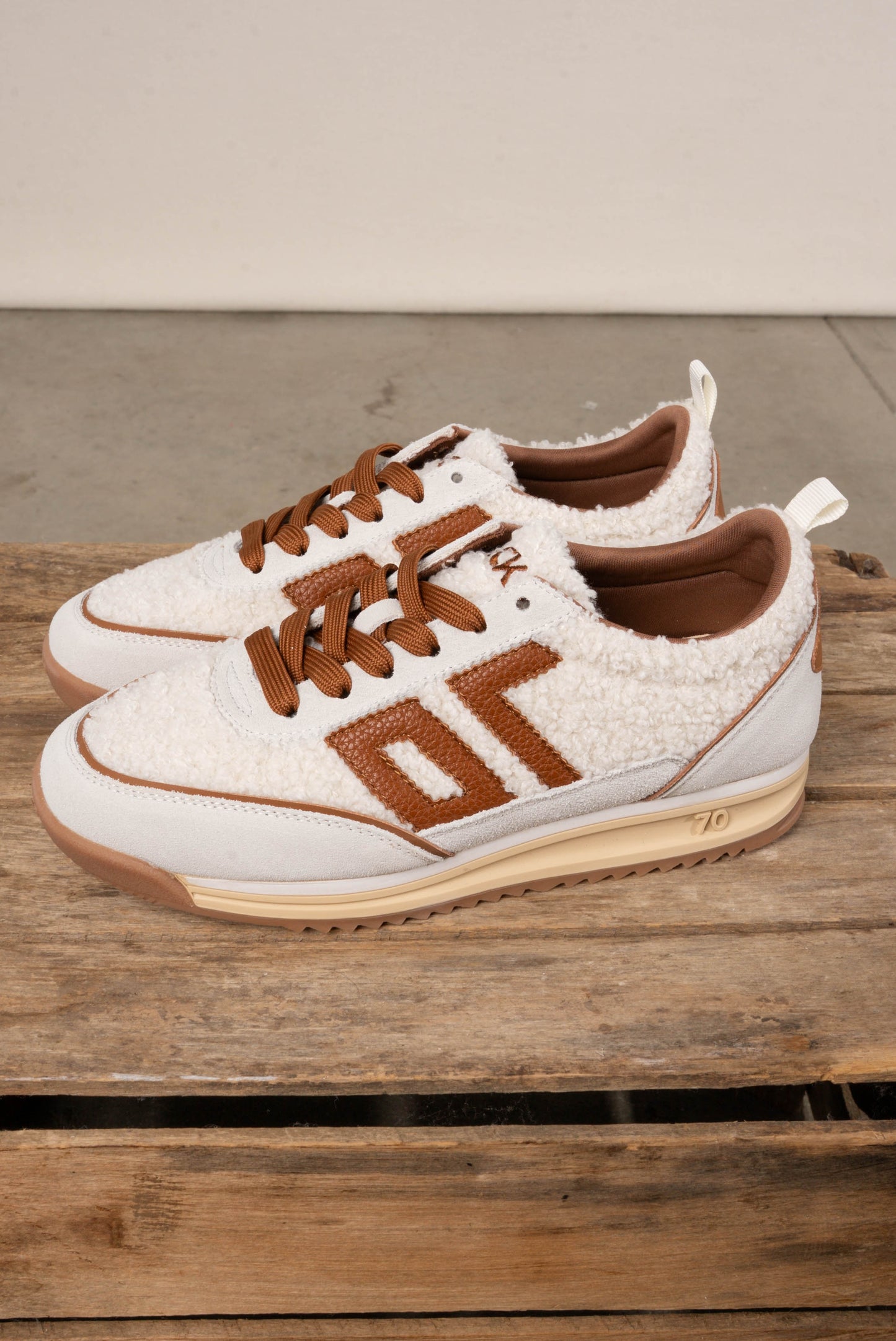 Back 70 Jogger FT Suede Sneakers