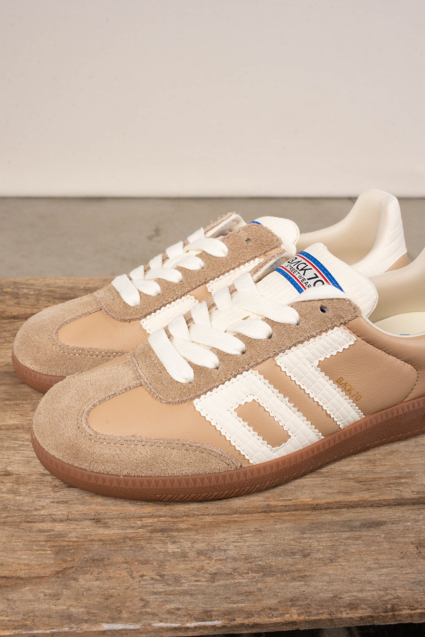 Back 70 Cloud 6N Suede Sneaker