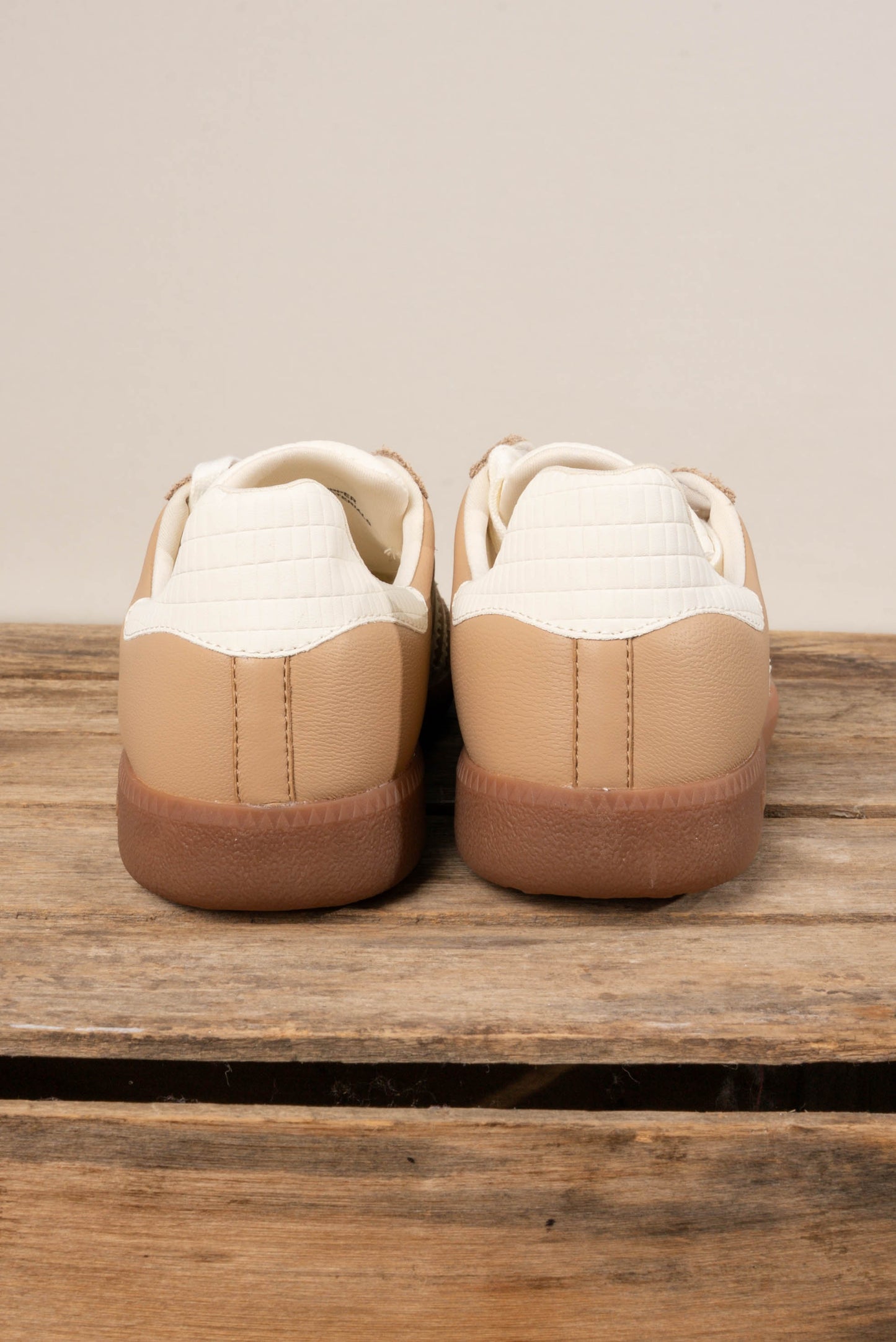 Back 70 Cloud 6N Suede Sneaker