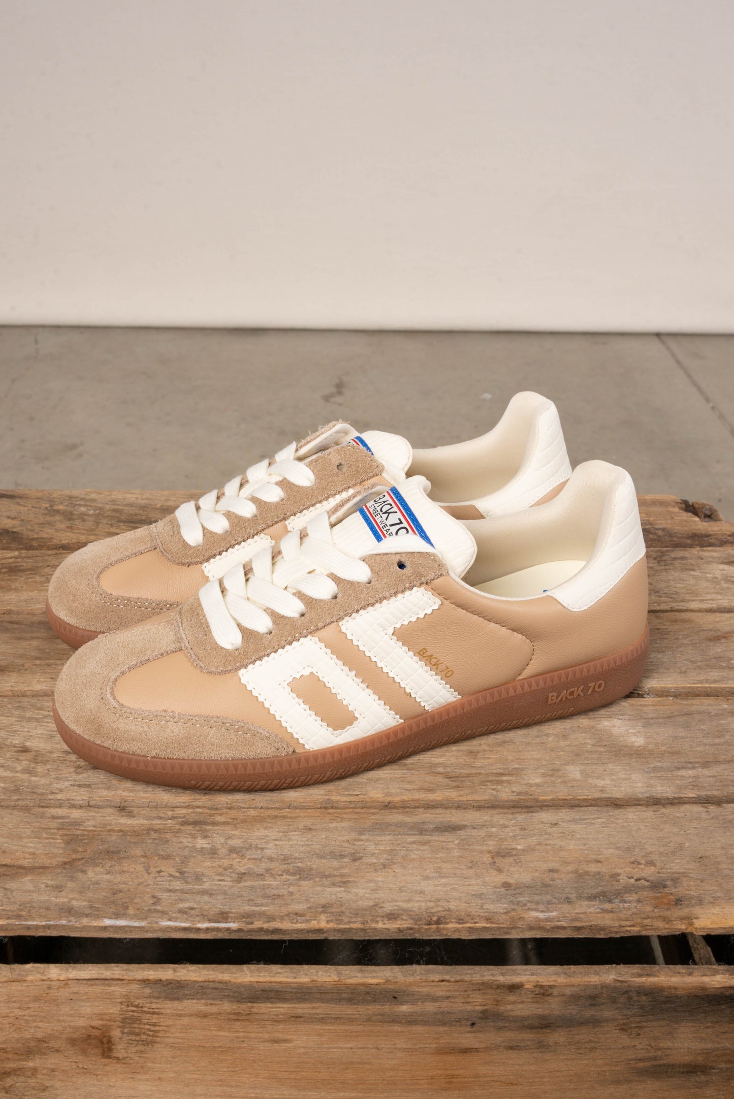 Back 70 Cloud 6N Suede Sneaker