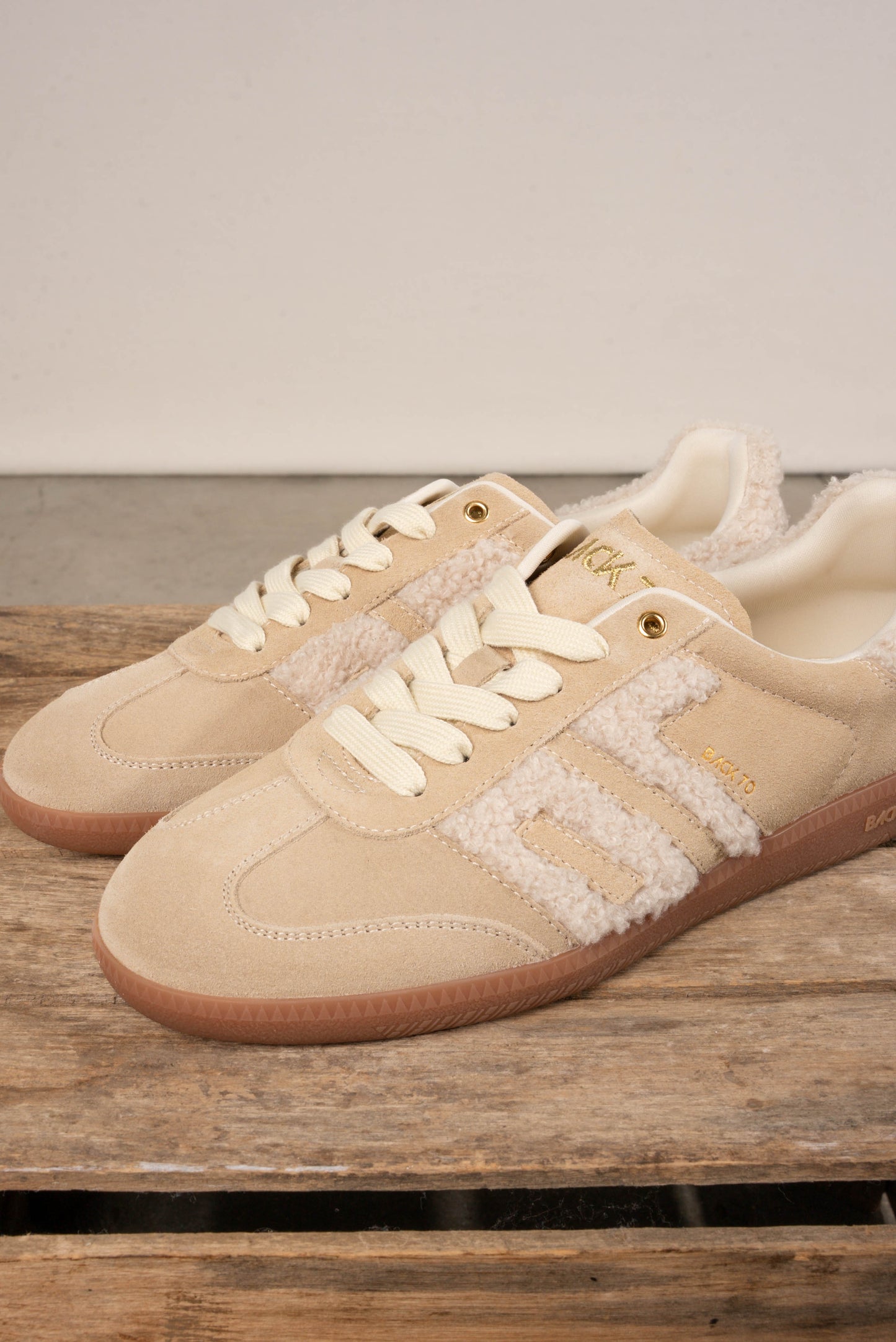 Back 70 Cloud 6N Suede Sneaker