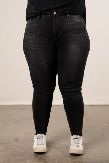 Judy Blue | Finley High Rise Tummy Control Skinny Jeans