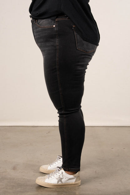 Judy Blue | Finley High Rise Tummy Control Skinny Jeans