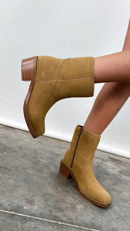 MIA | Dagny Boot