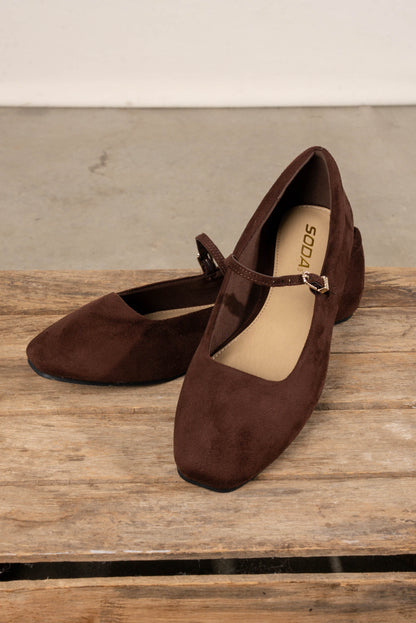 Kiana Mary Jane Flats