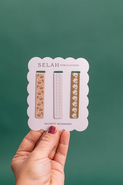 Cora Design Magnetic Bookmark Set