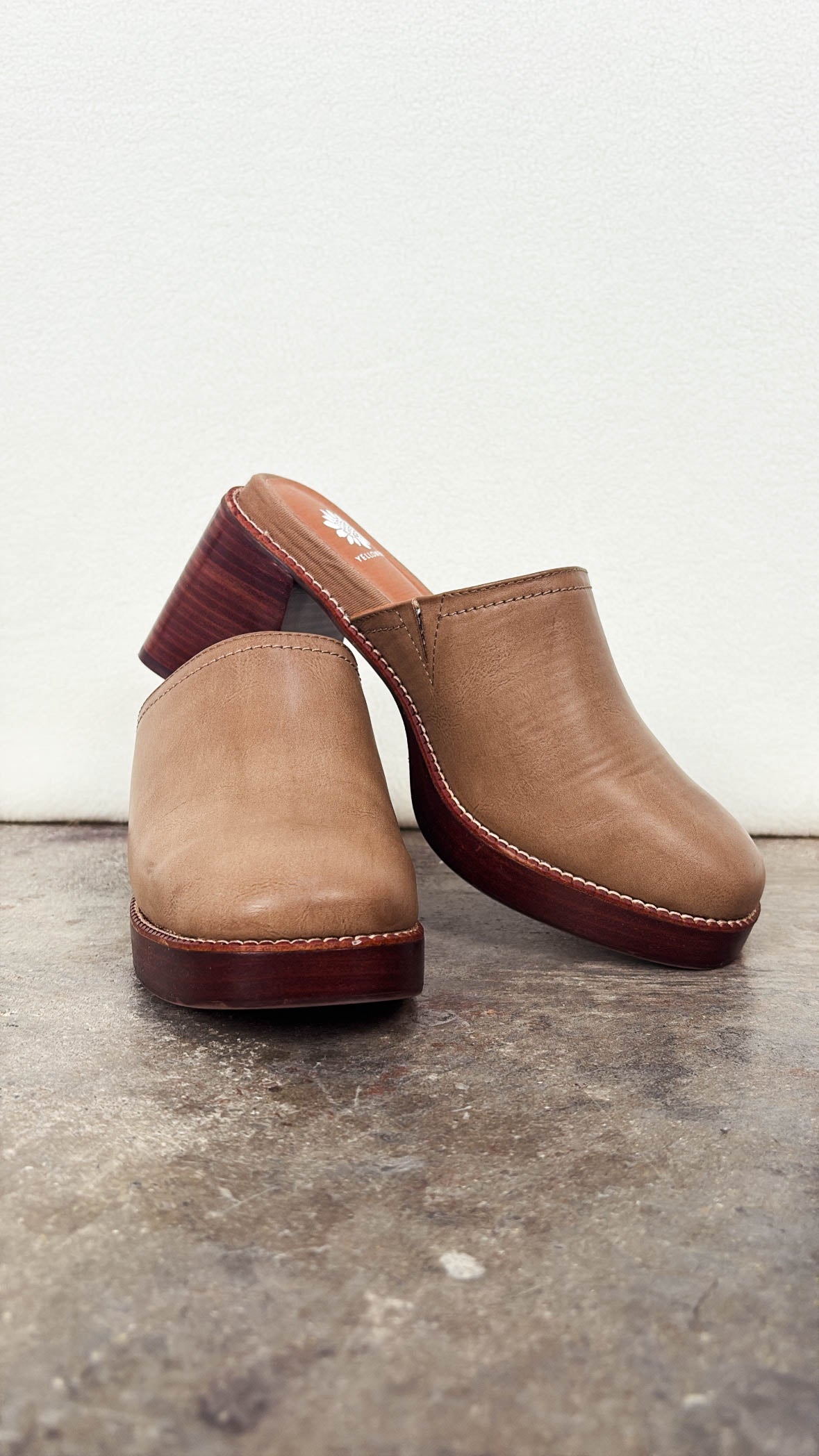 Ivaria Platform Clog