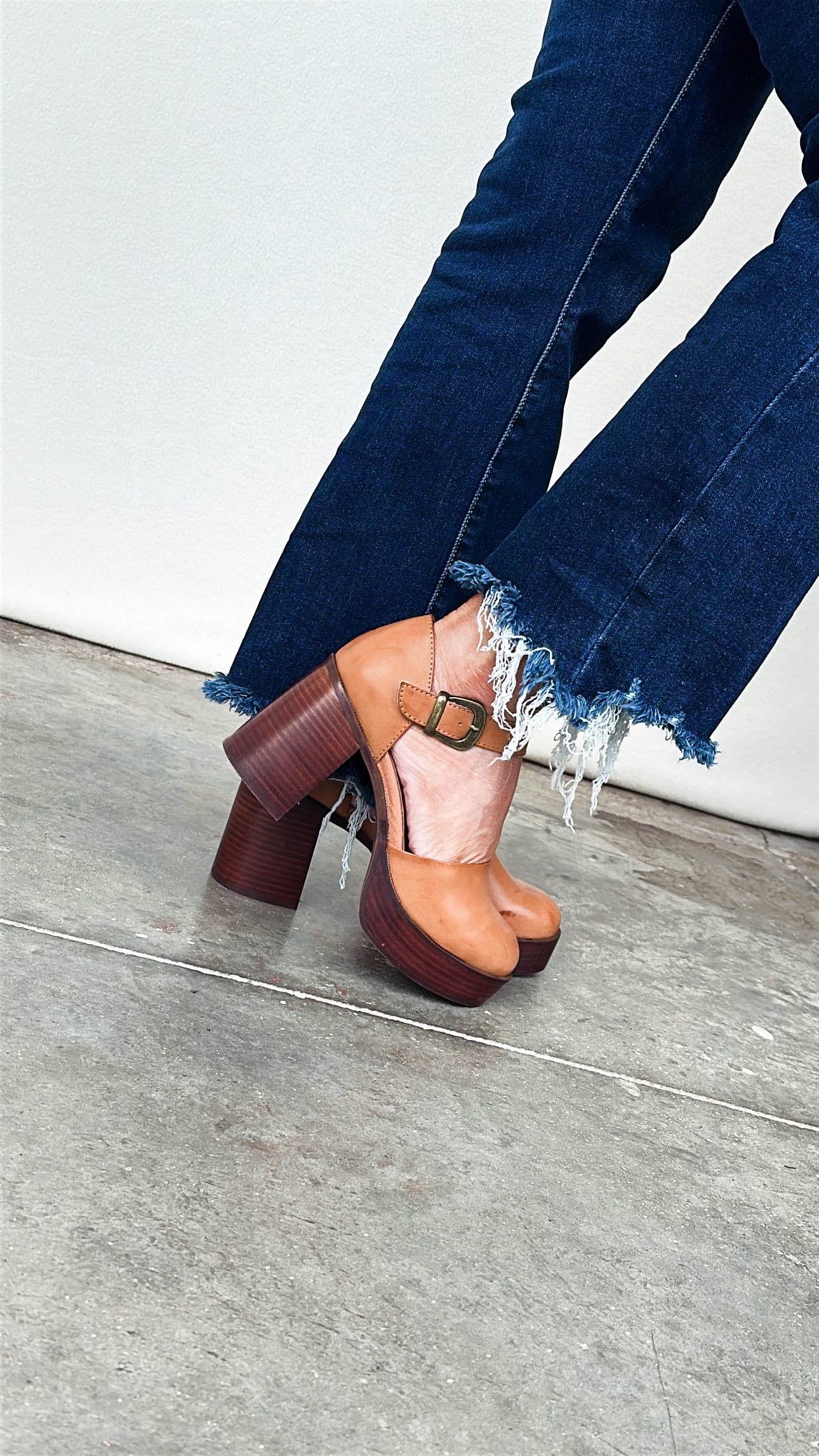Lauralyn Platform Mary Jane Clog
