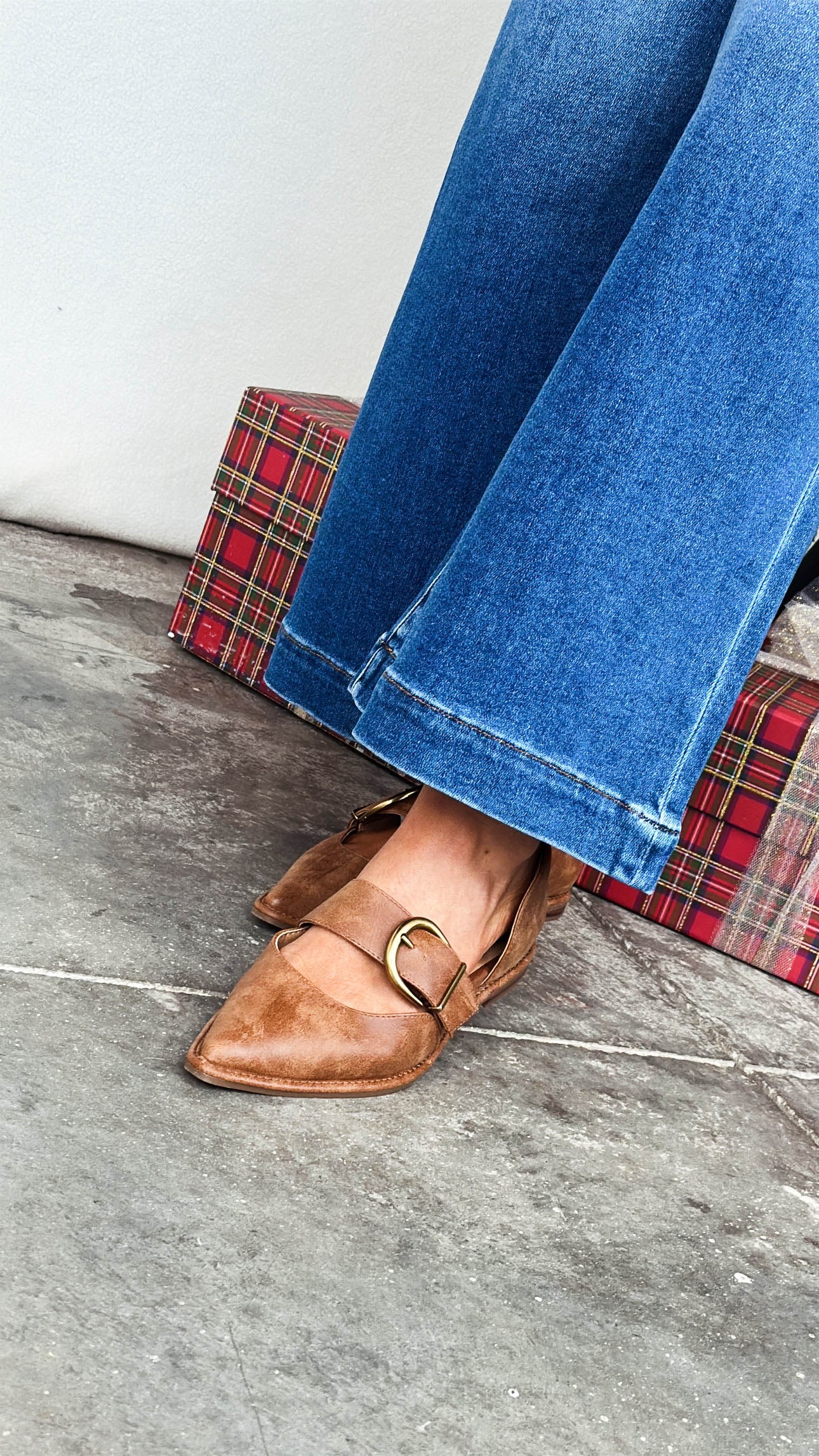 Romeria D'Orsay Flat