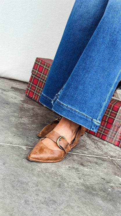 Romeria D'Orsay Flat