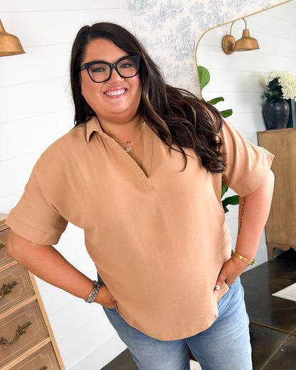 City Sweetheart Crinkled Knit Collared Blouse